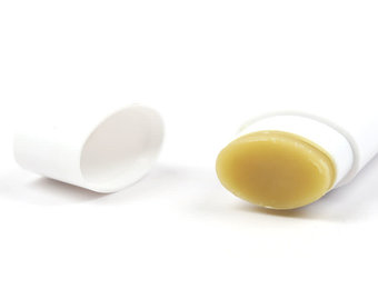 Hareline's Low Tack Wax Travel Oval Tube