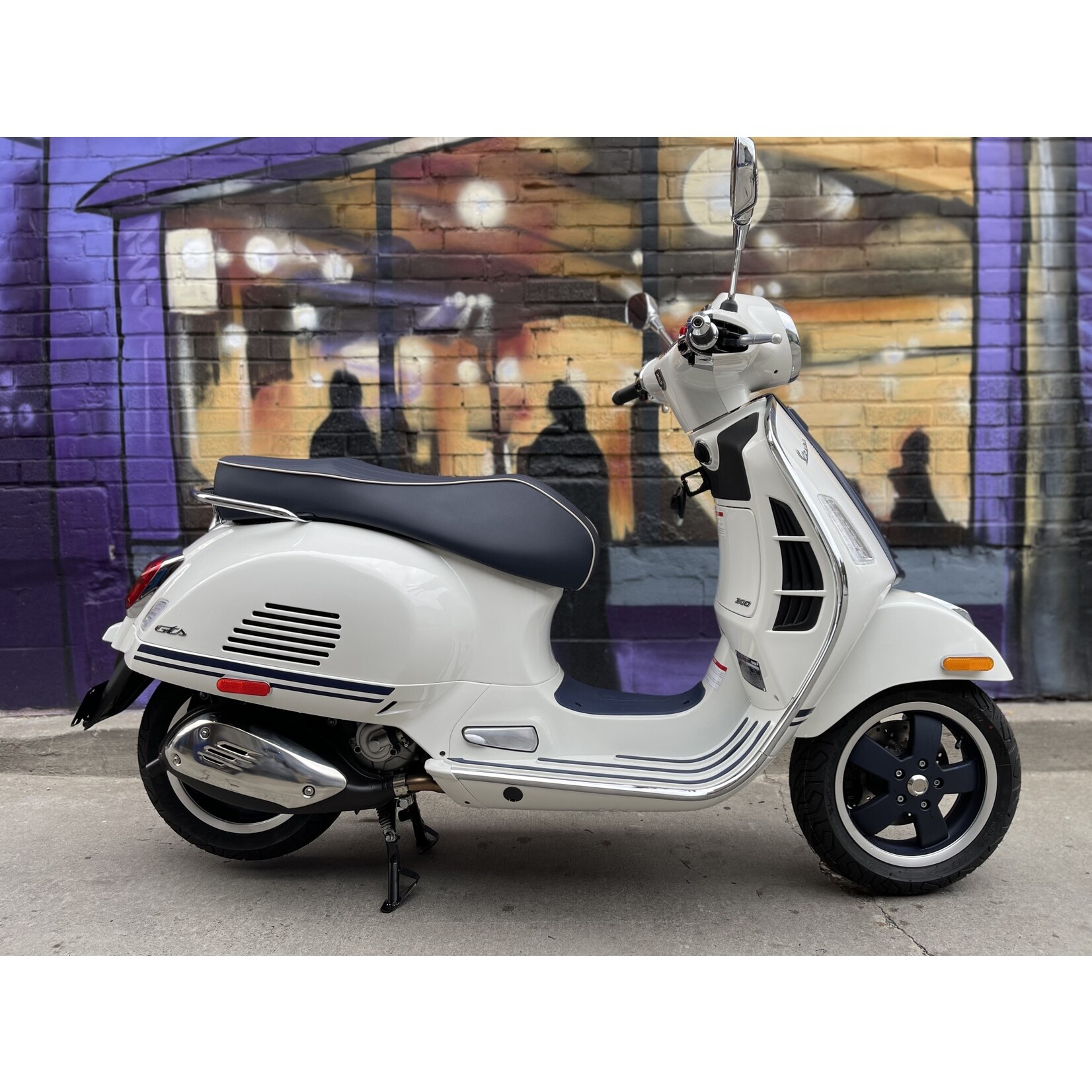 SOLD OUT 2023 Vespa GTS 300 HPE Yacht Club Monaco Special Edition