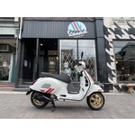 Vehicles (SOLD OUT) Vespa, 2024 GTS300 HPE Racing 60's MKII White