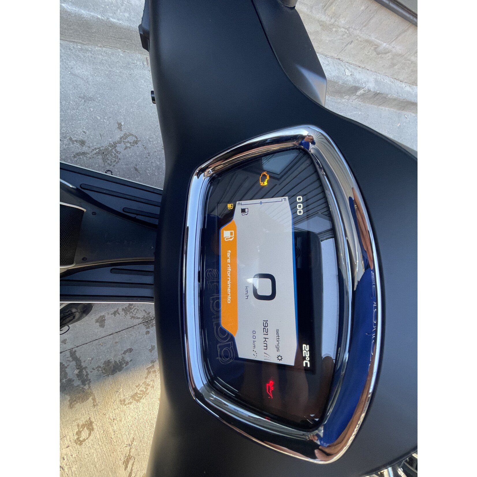 (SOLD) 2021 Vespa GTS300 HPE Supertech Notte Edition