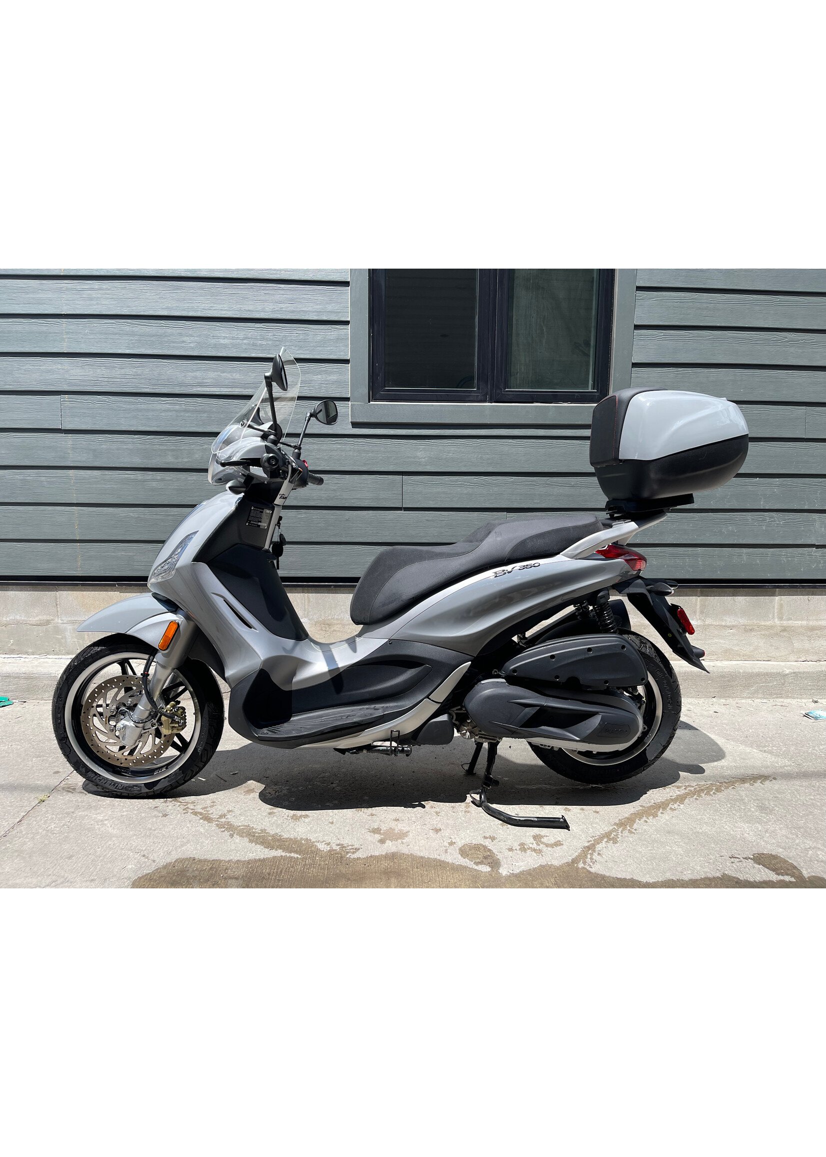 (SOLD) 2021  Piaggio BV350 Grey w/8km