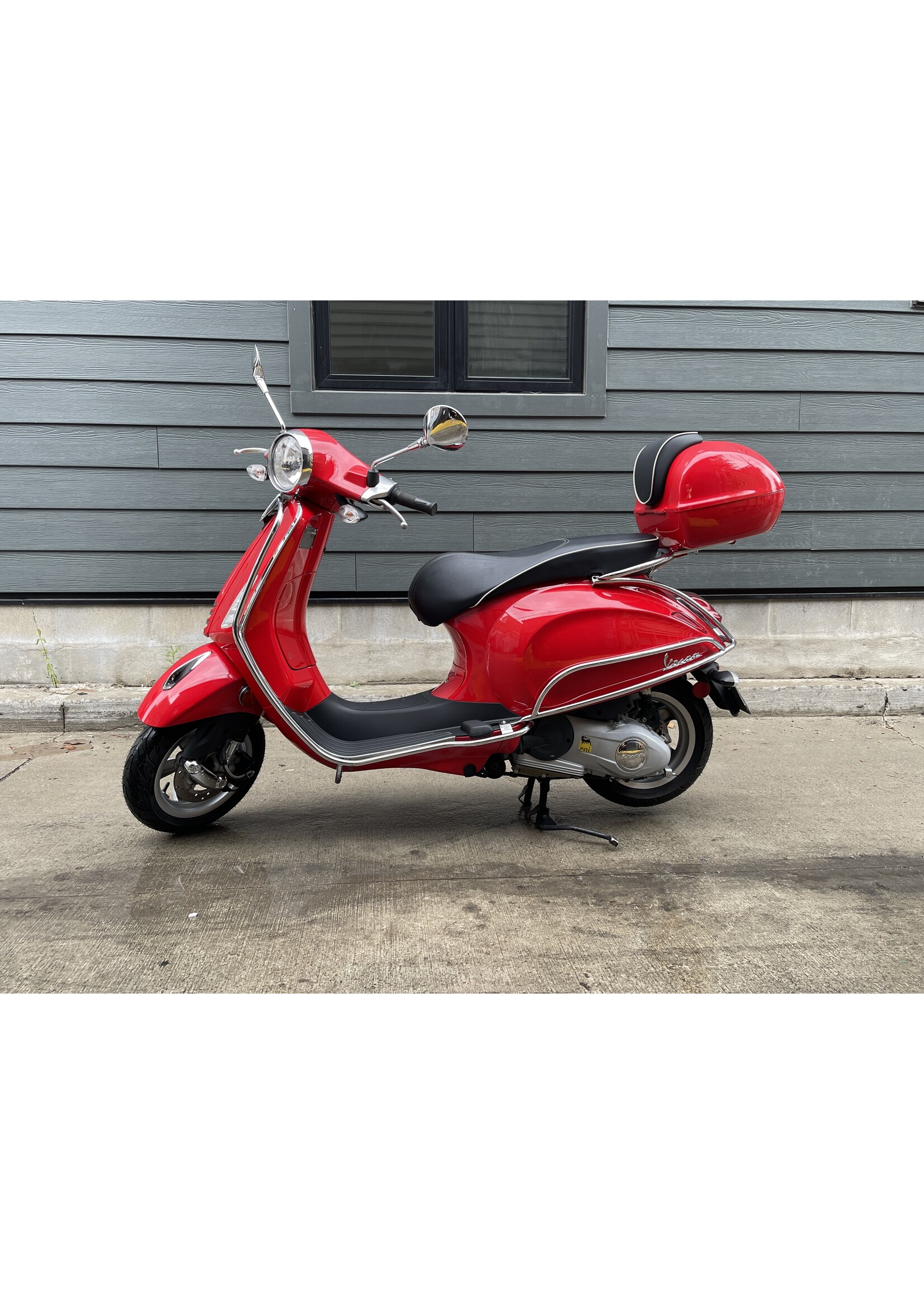 (SOLD) 2015 Primavera 150 Red w/2582km