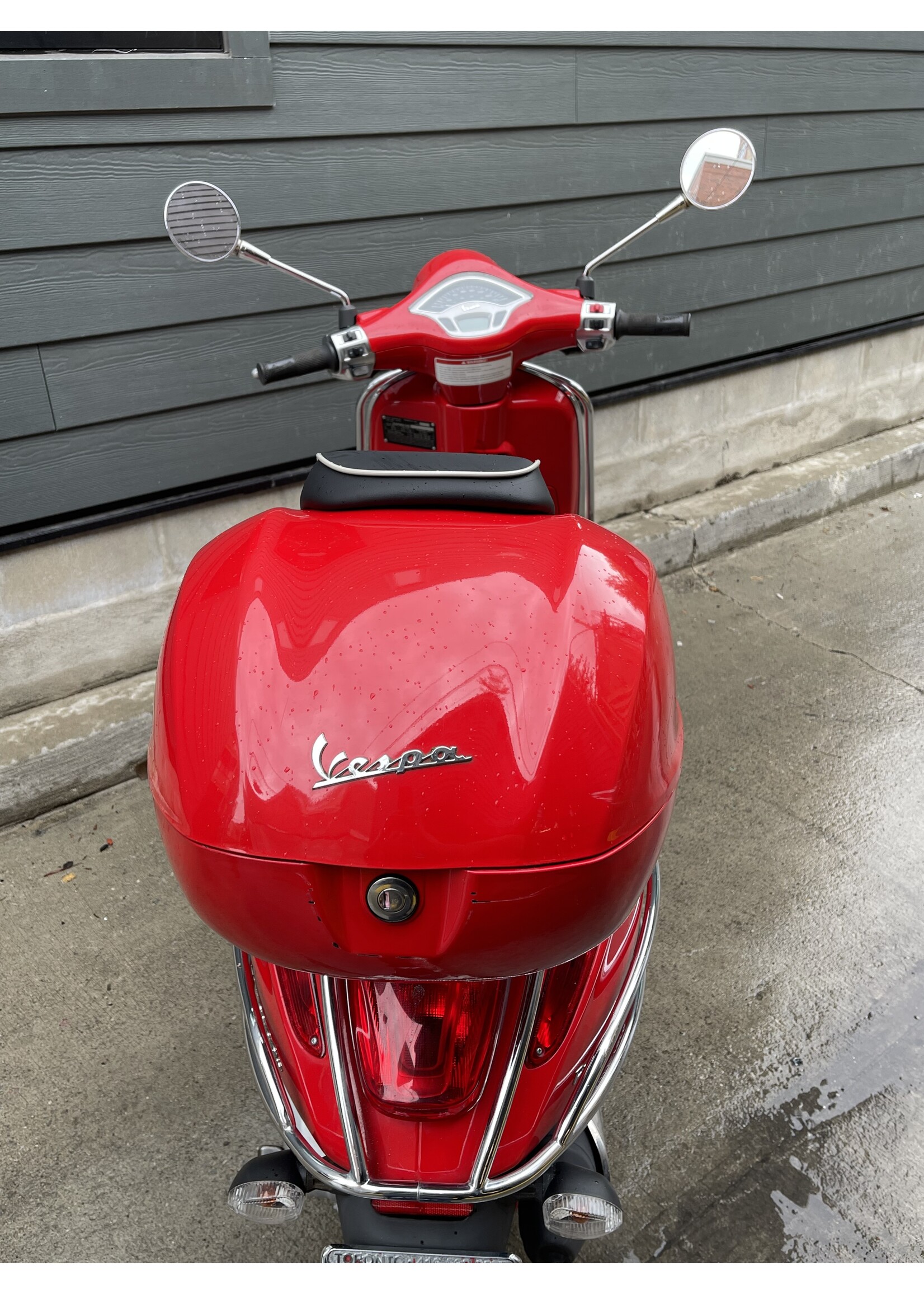 (SOLD) 2015 Primavera 150 Red w/2582km