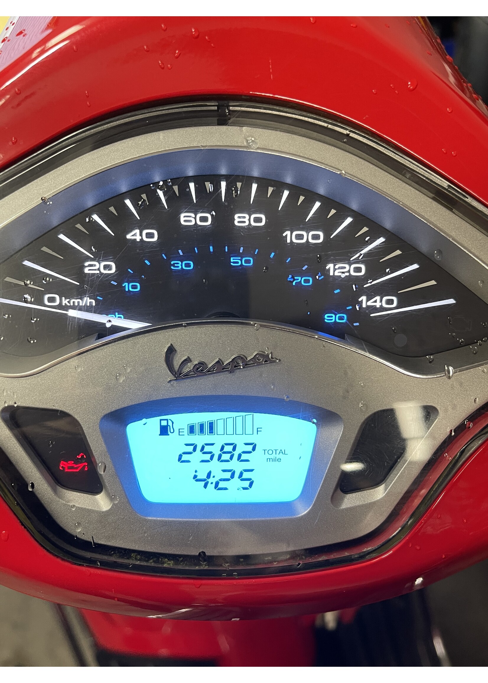(SOLD) 2015 Primavera 150 Red w/2582km
