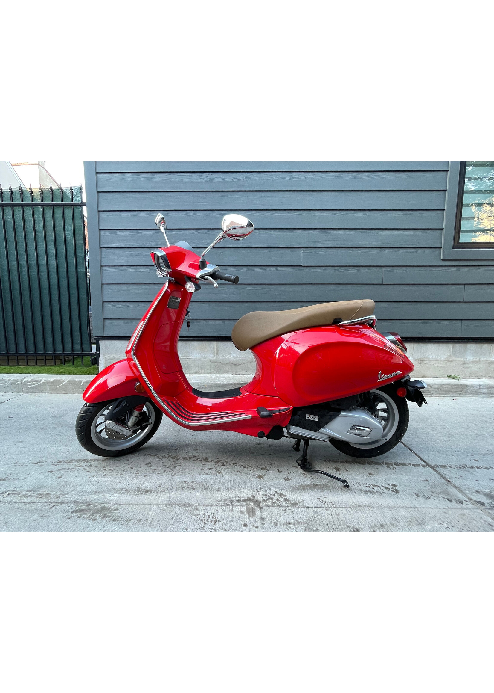 2017 Vespa Sprint 150 red w/6331km