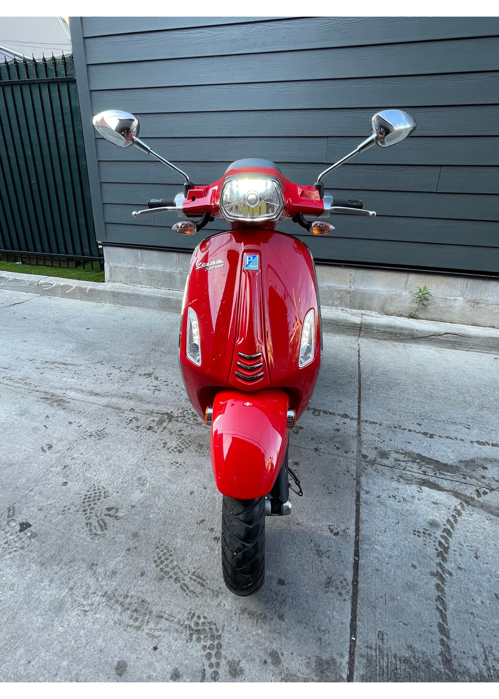 2017 Vespa Sprint 150 red w/6331km