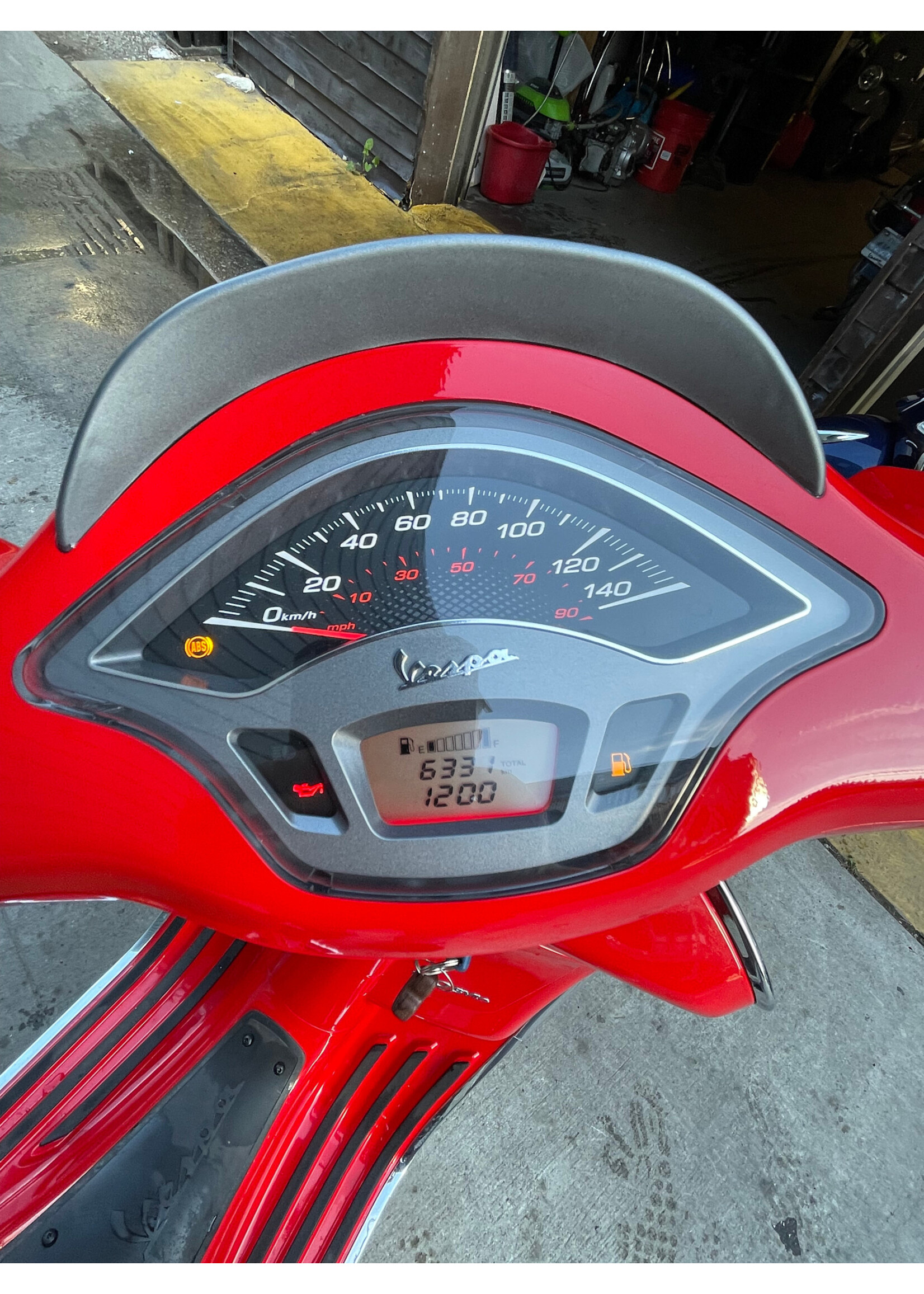 (SOLD) 2017 Vespa Sprint 150 red w/6331km