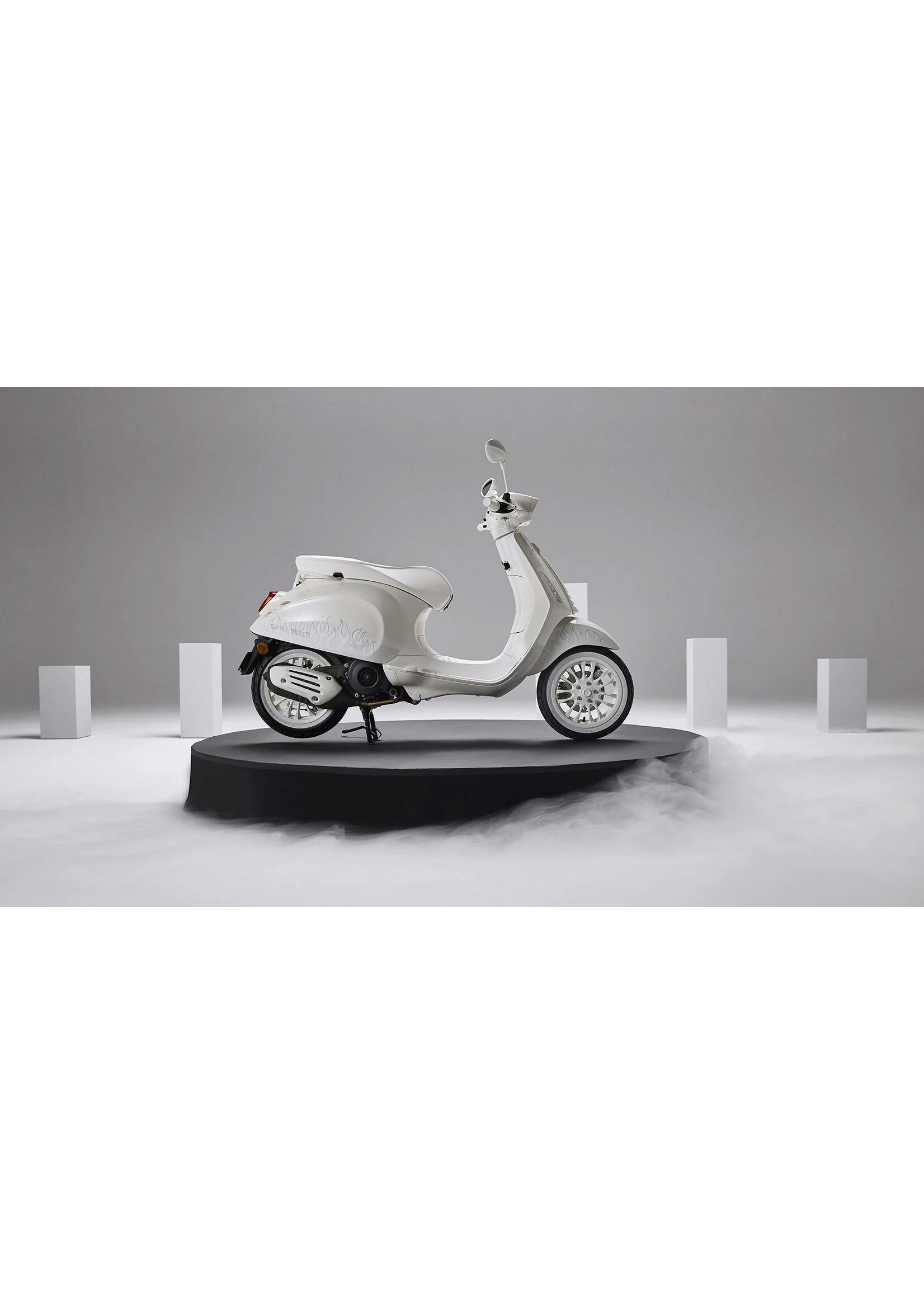 Vehicles Vespa, 2023 Sprint 50 Bieber X Edition