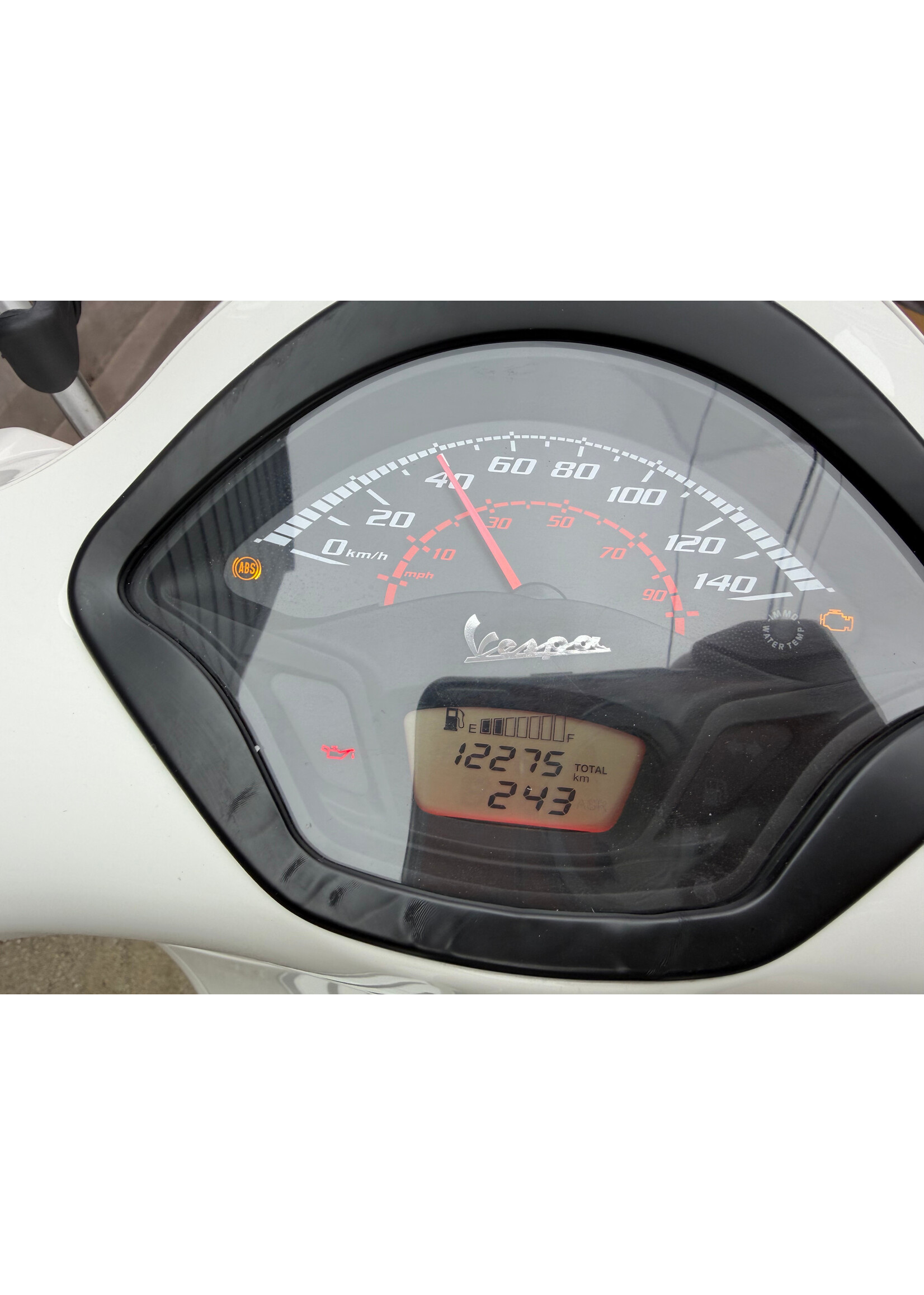 2022 Vespa GTS300 HPE Racing 60's White w/12559km