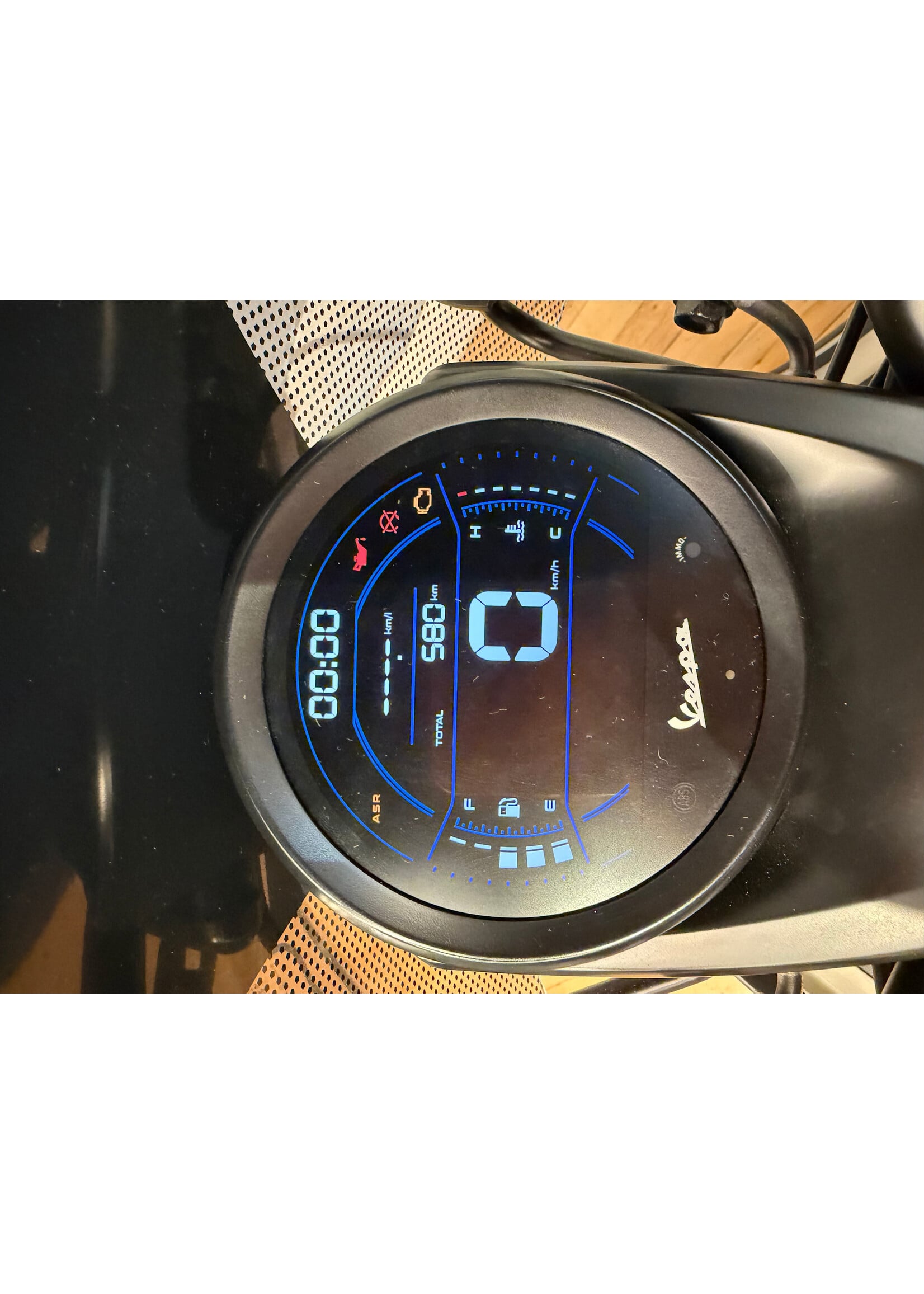 2024 Vespa GTV300 HPE Matte Beige w/580km