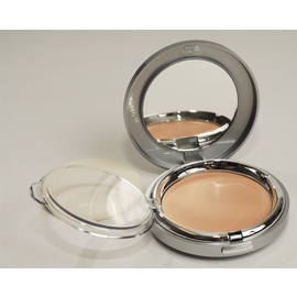 Creamy Pale Porcelain Powder Foundation