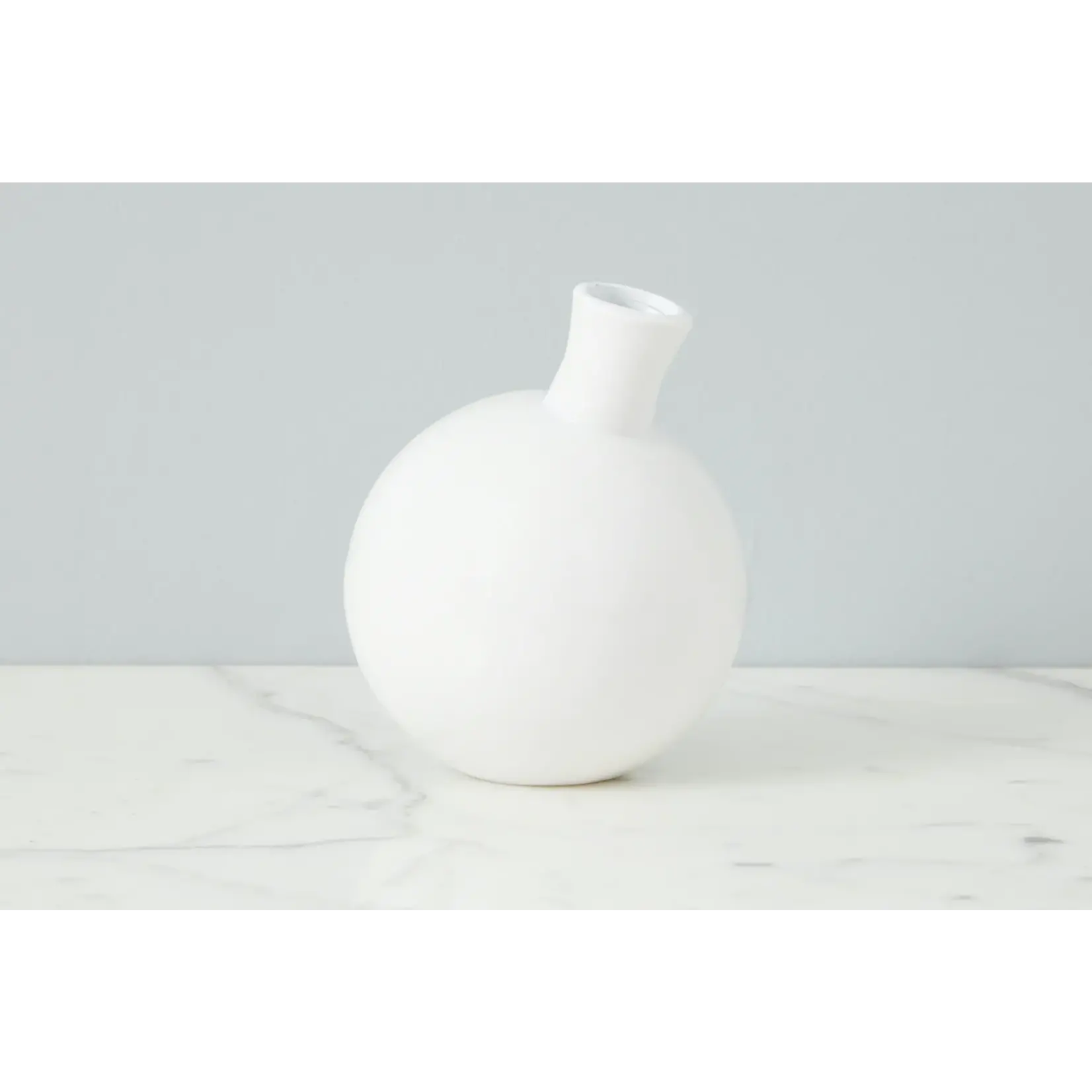 Etu Home White Sphere Bud Vase