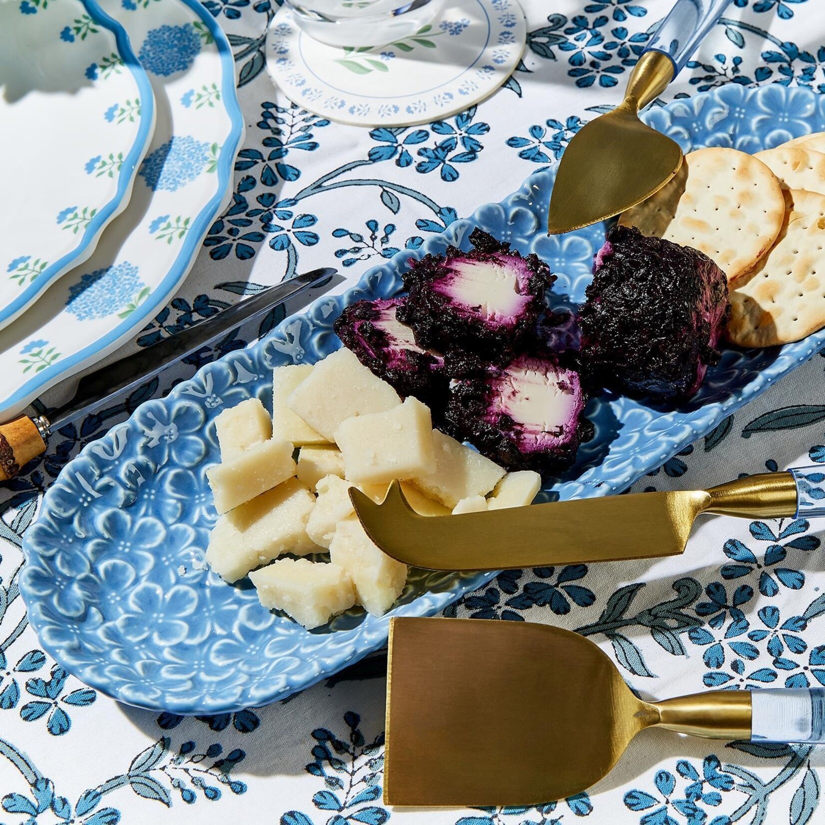 Two's Company Hydrangea Tidbit / Cracker Dish