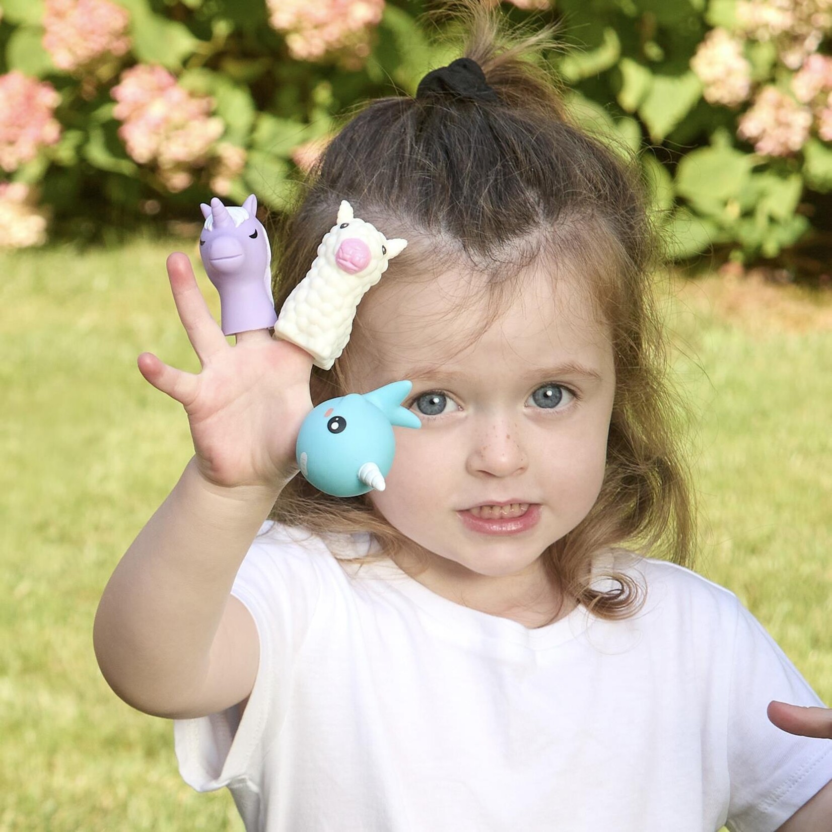 Two's Company Magicool Set of 5 Finger Puppets on Gift Card