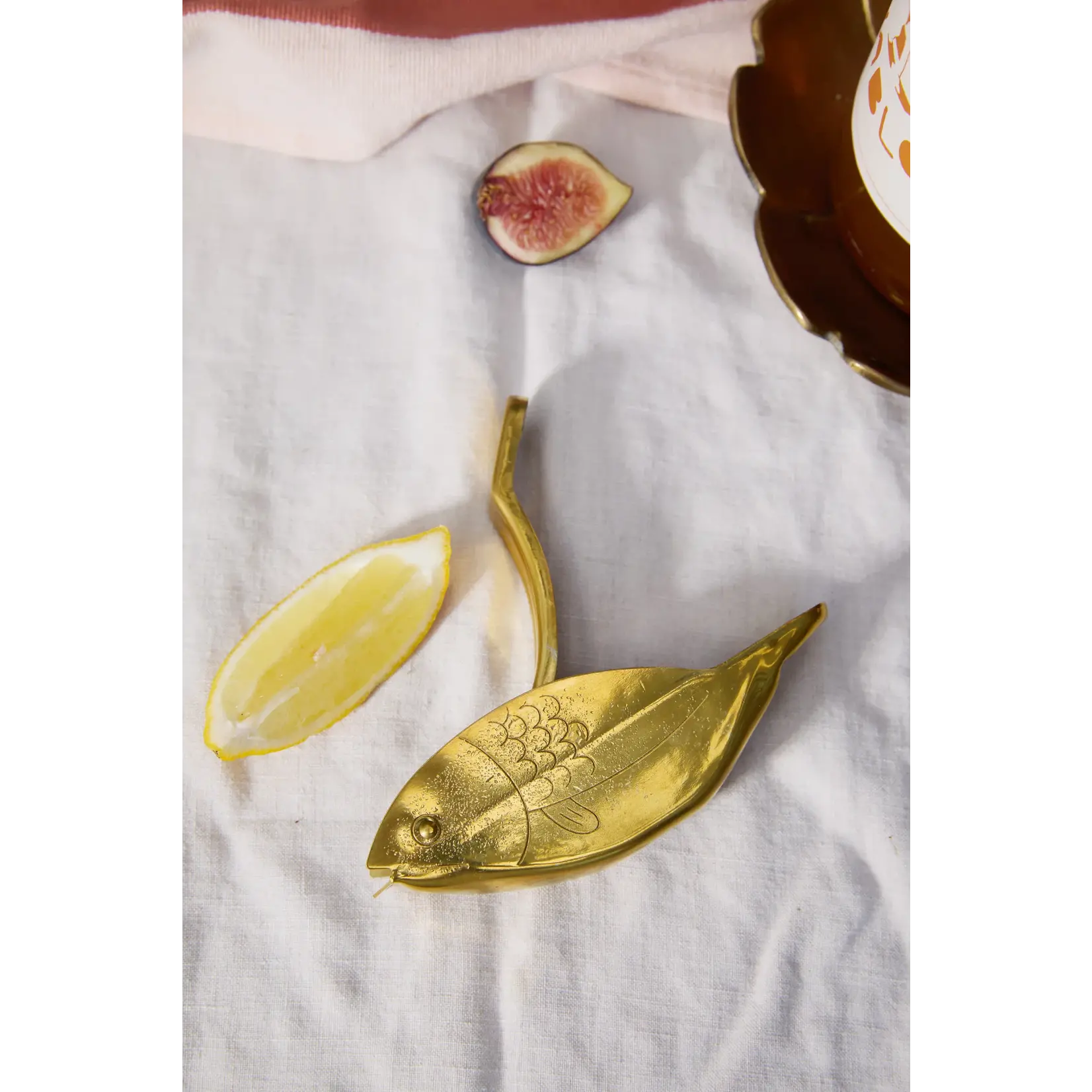 Here's How The Stevie Fish Citrus Juicer