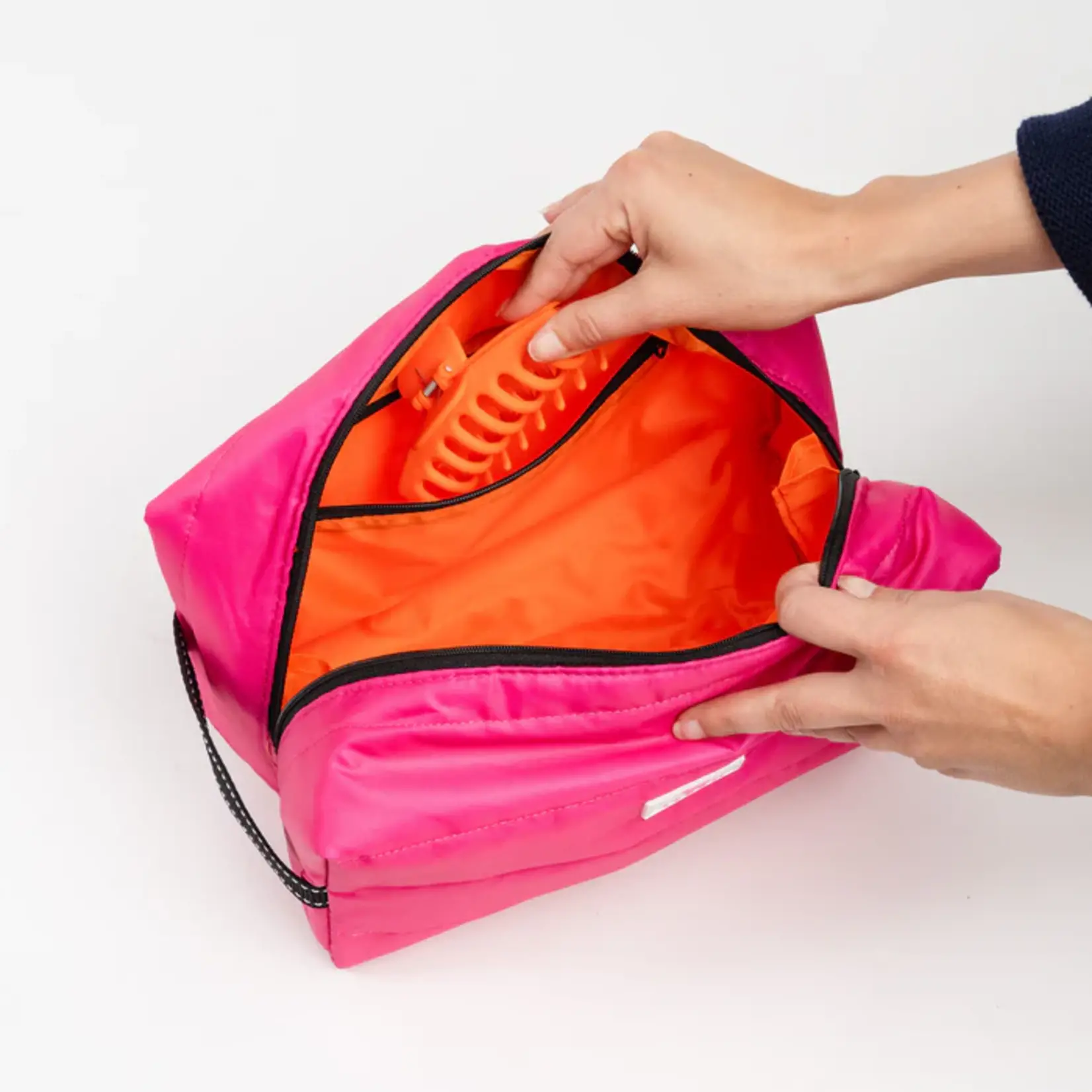 SCOUT Bags Dopp Till You Drop Toiletry Bag Medium Bag Pink Puffer