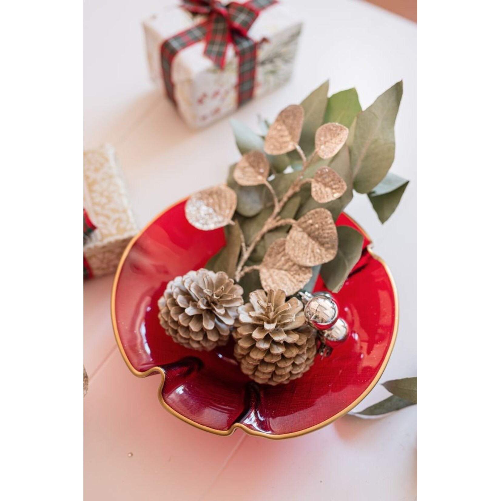 Vietri Holiday Glass Medium Ruffled Bowl