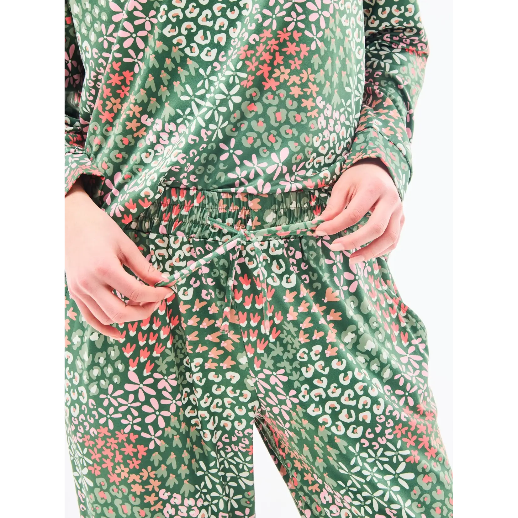 Mary Square Annie Open Meadows Green Set