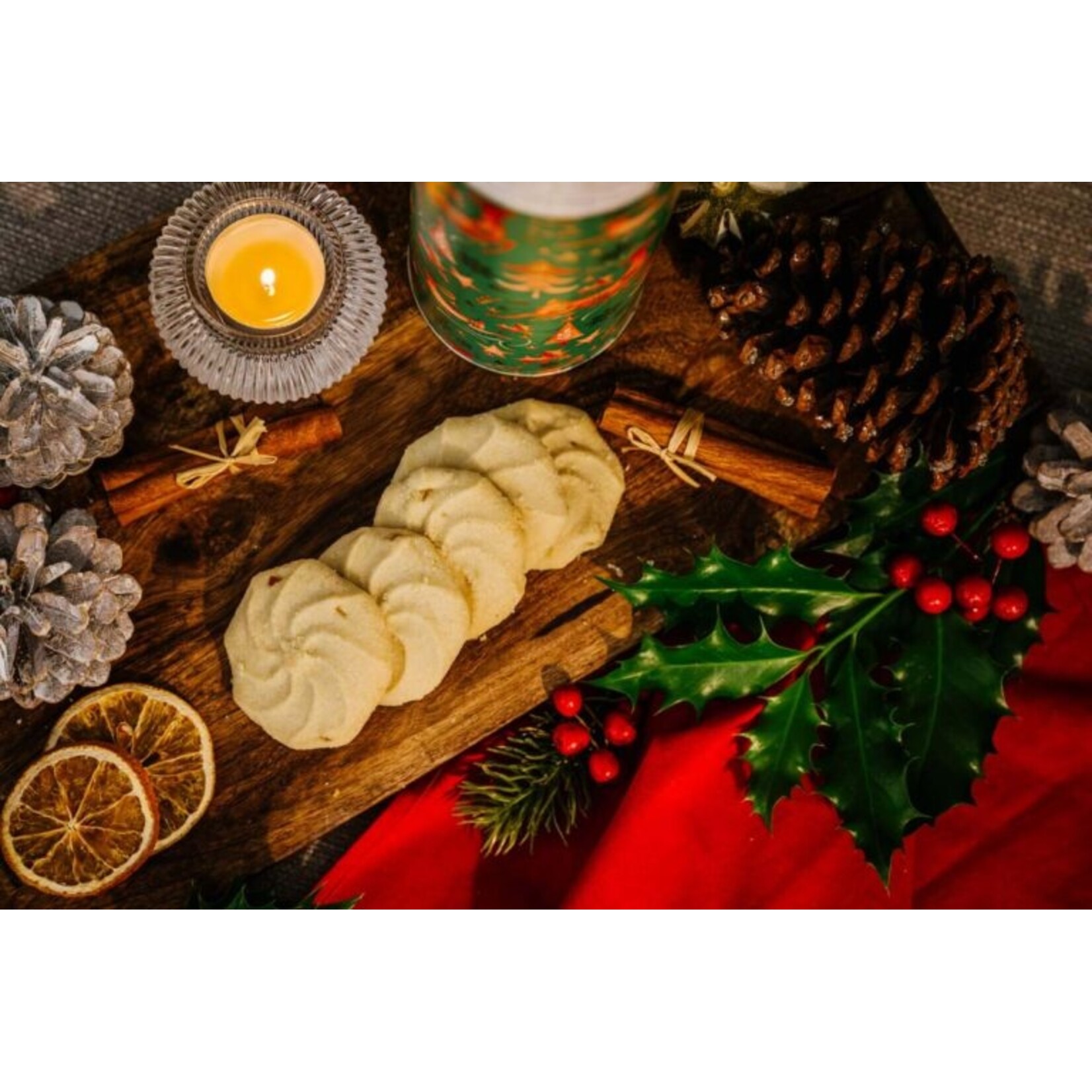 Farmhouse Biscuits Winter Animals Giant Tube