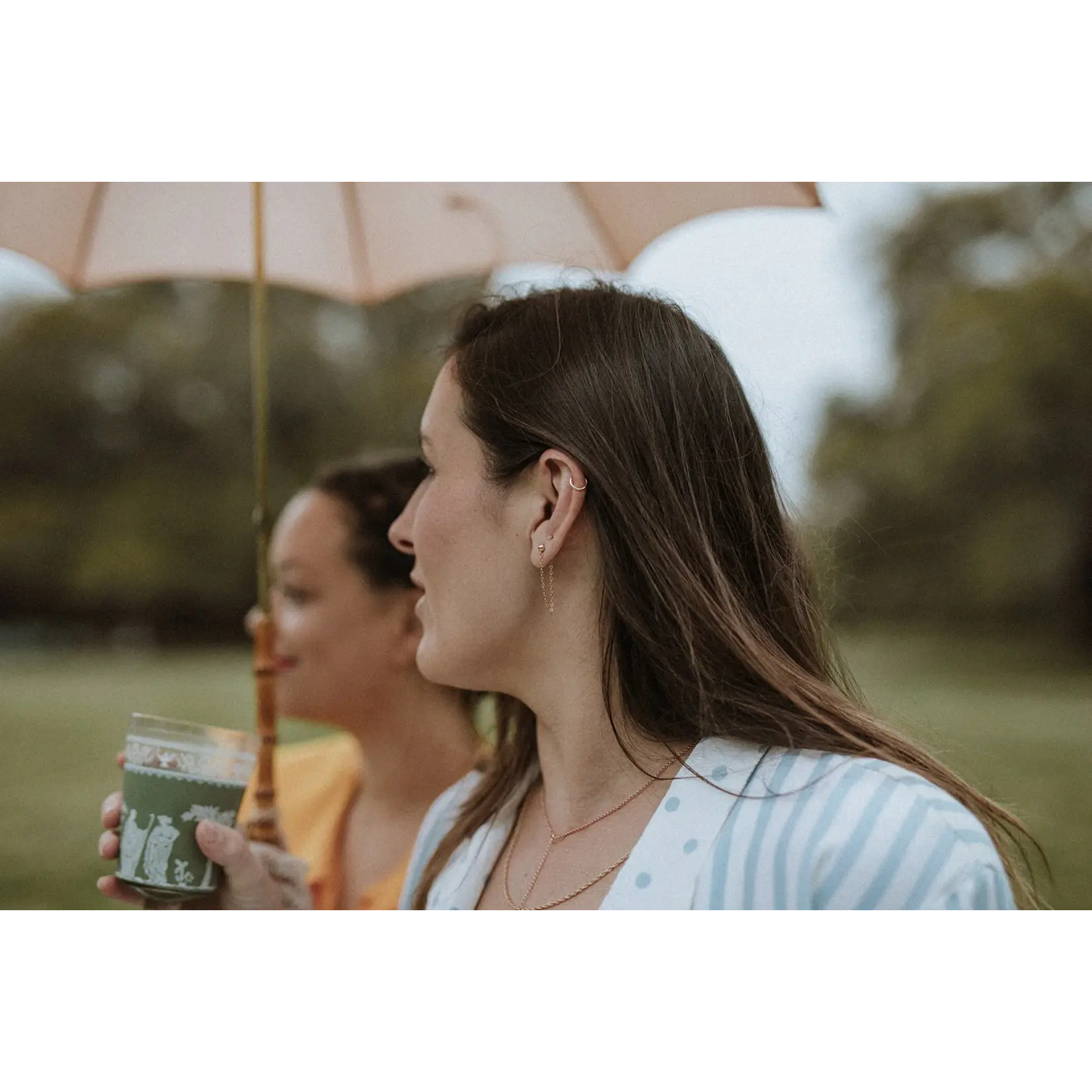 Jovial Art Simple Scoop Dangle Gold/Long Dangle