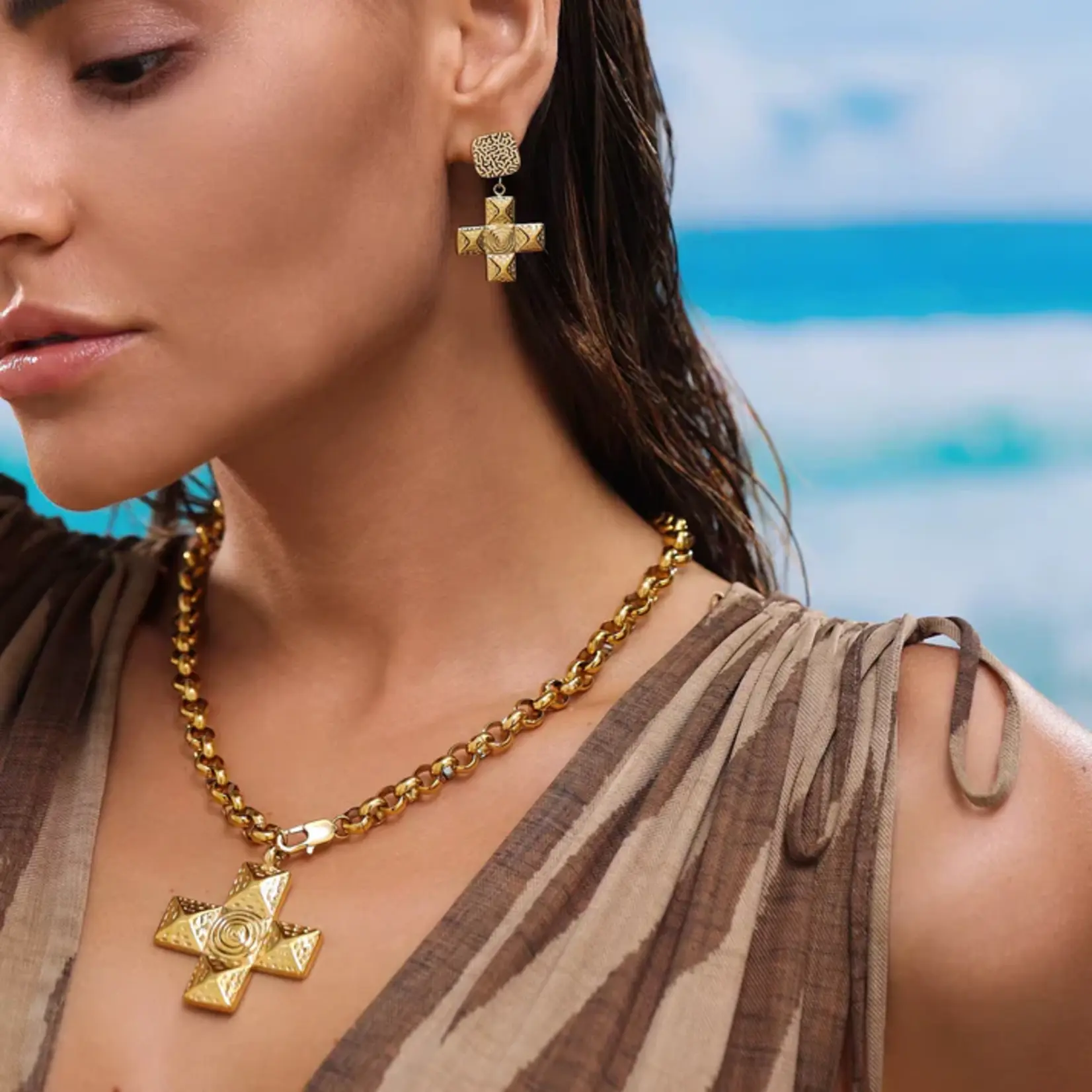 Coastal Grit Tidecross Necklace