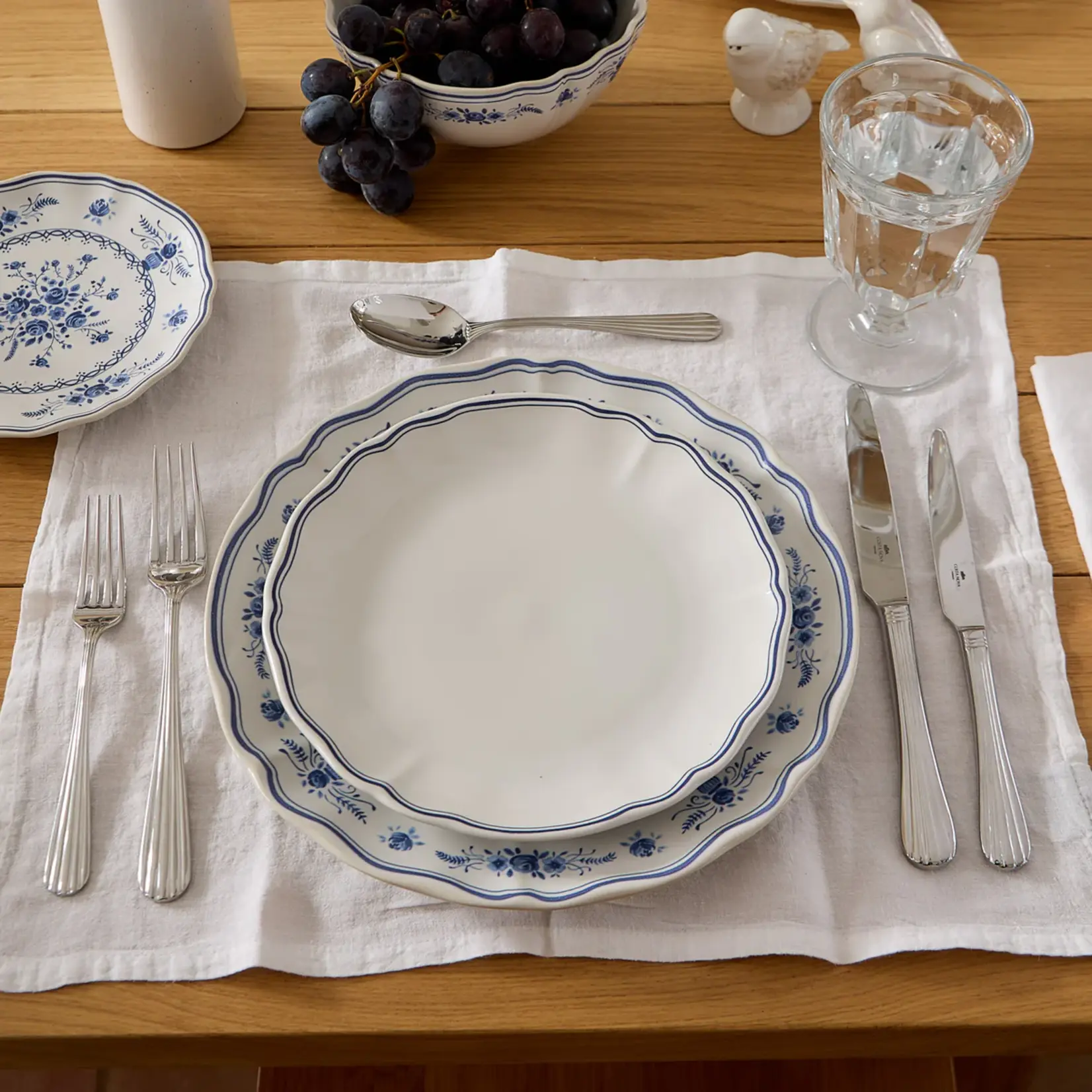 Casafina Vila Salad Plate White/Blue Filet