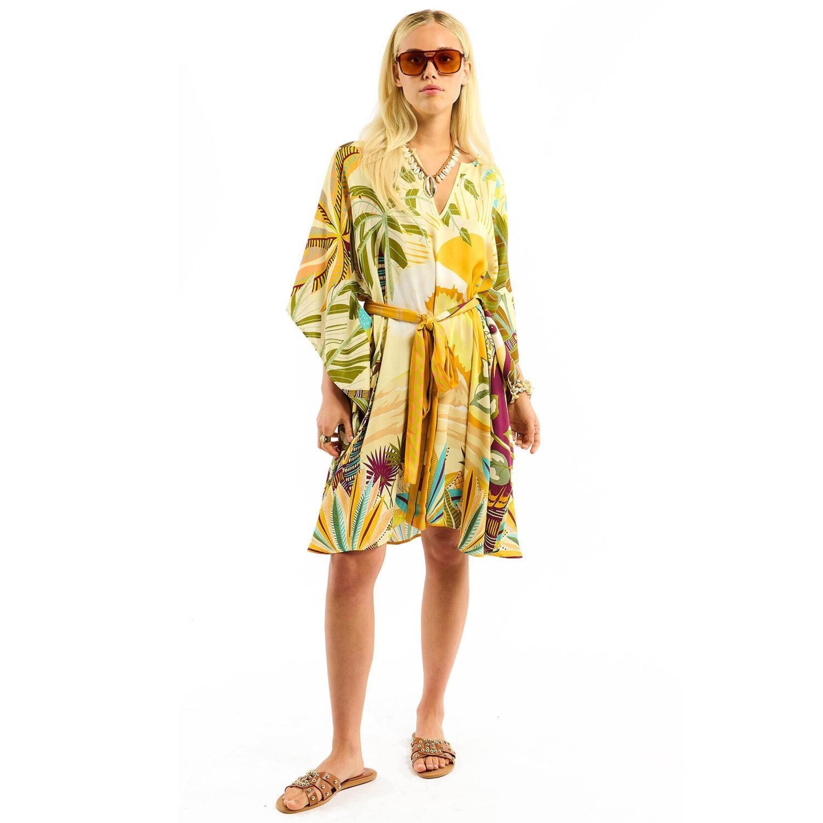 Two's Company Ragia Caftan Dress in Hawaii Print Golden