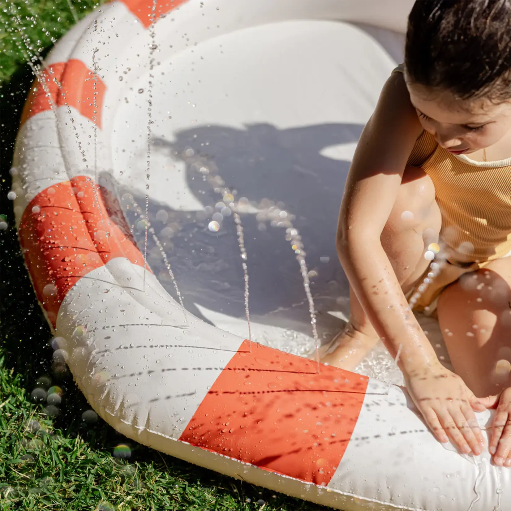 Sunnylife Kids Sprinkler Mat Poppy the Peach Multi