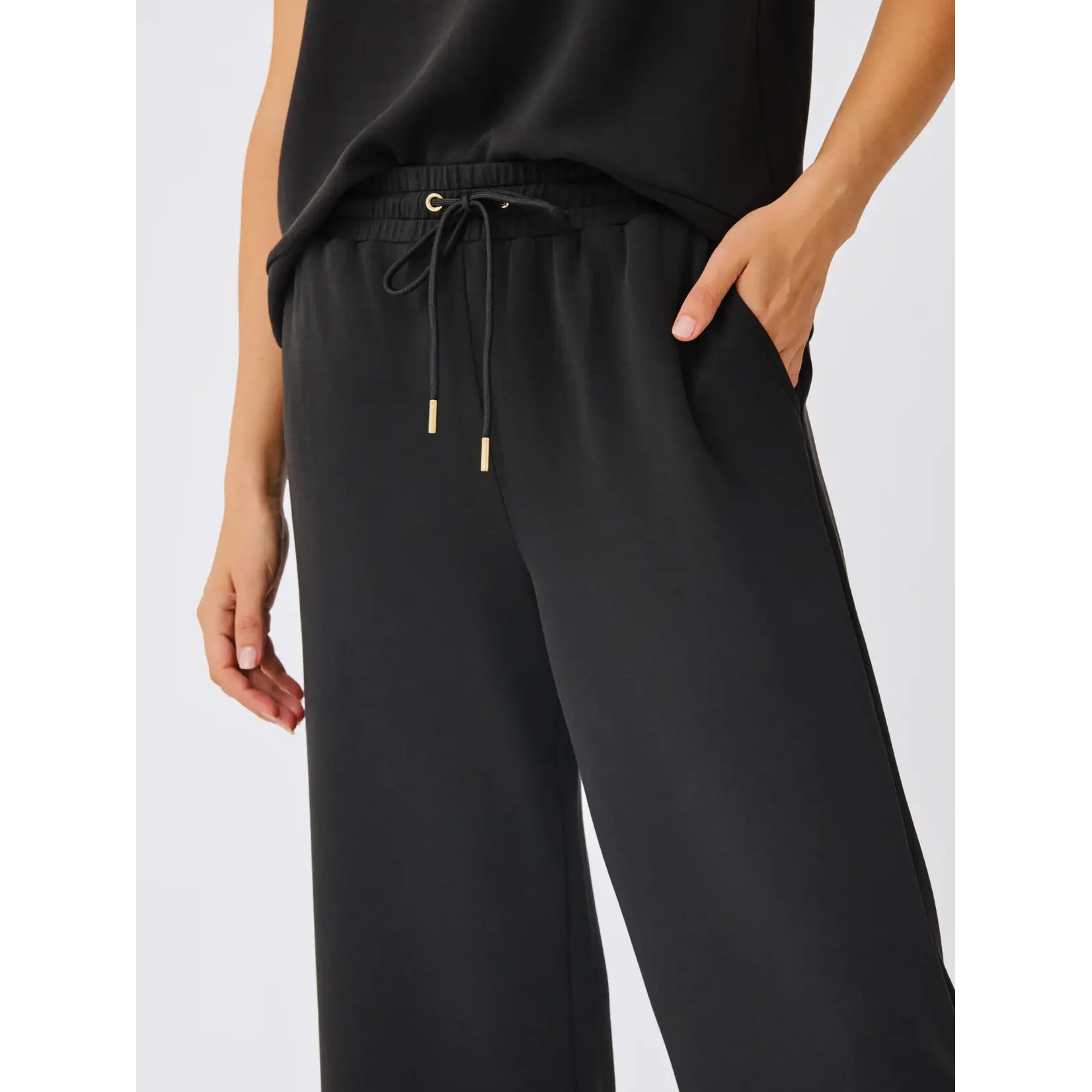 Mary Square Sabrina Black Pant