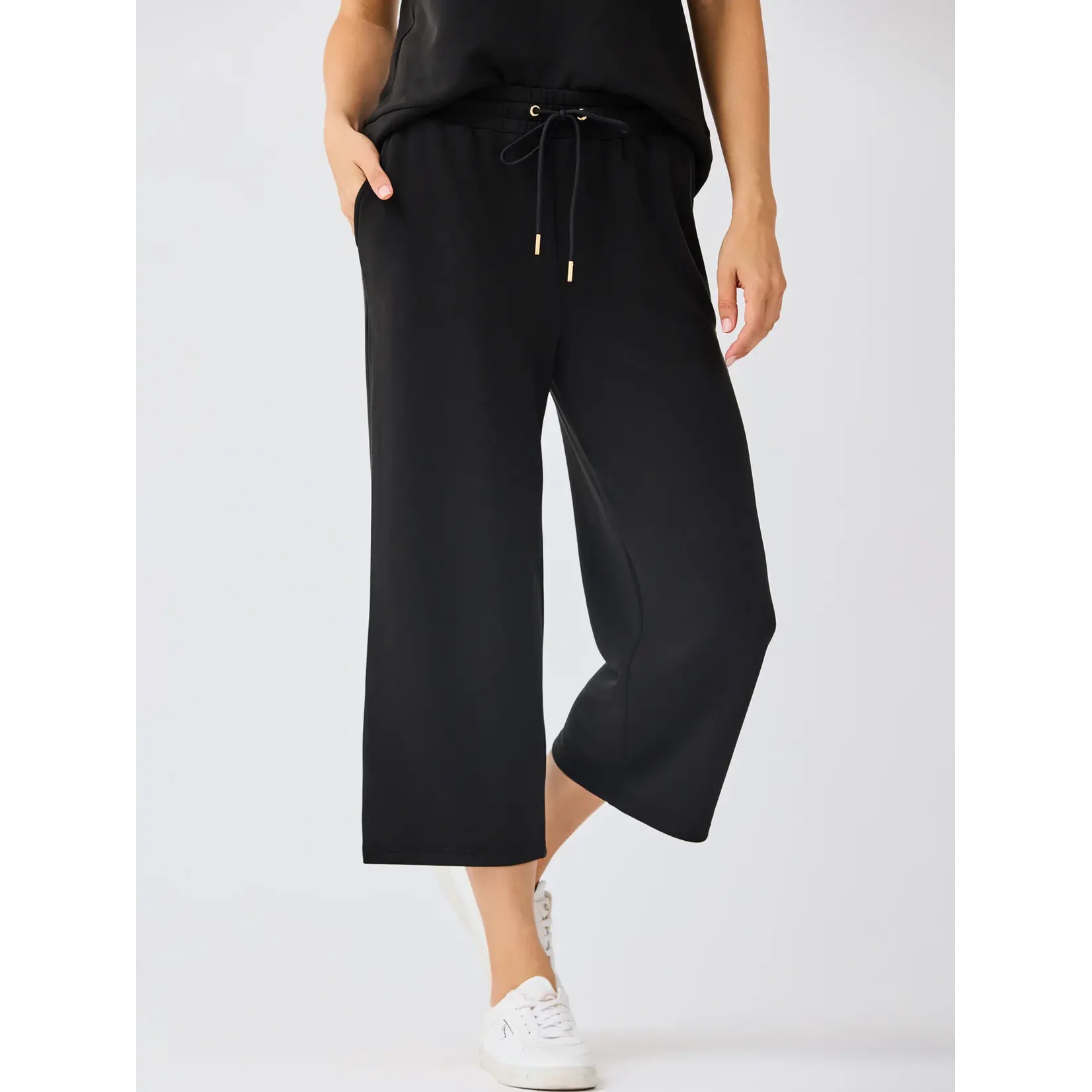 Mary Square Sabrina Black Pant