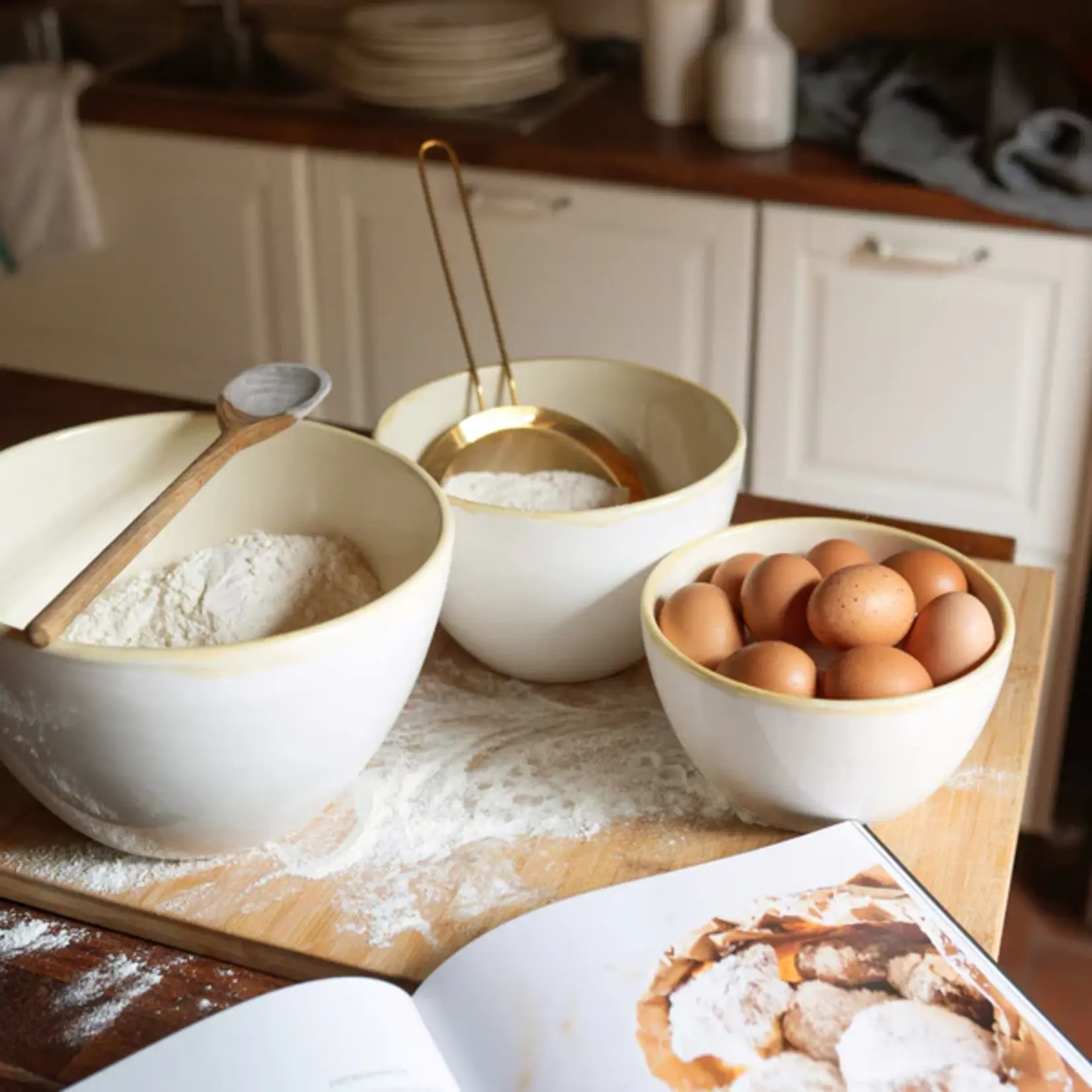 Vietri Italian Kitchen White Large Mixing Bowl