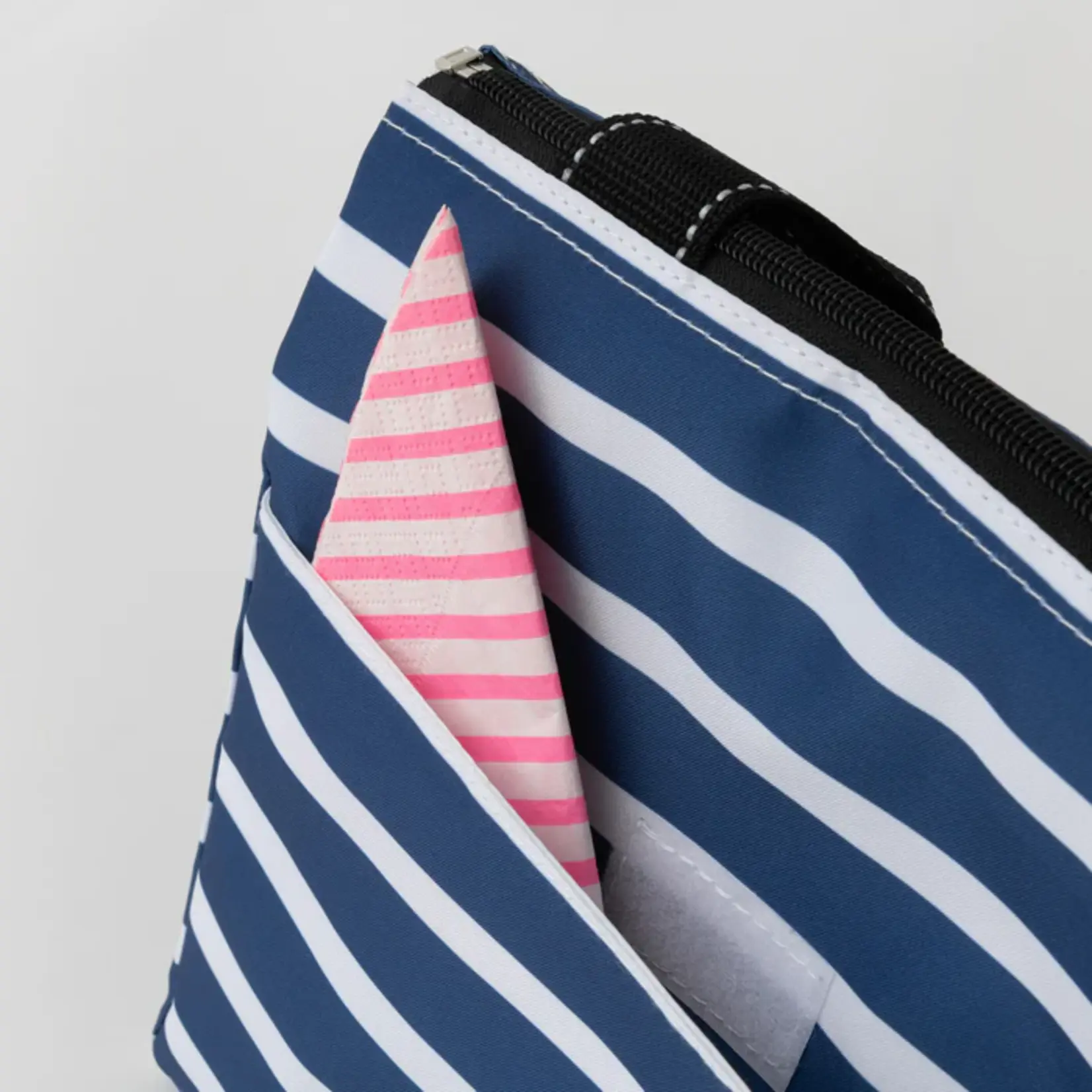SCOUT Bags Eloise Lunch Bag Rum Runner