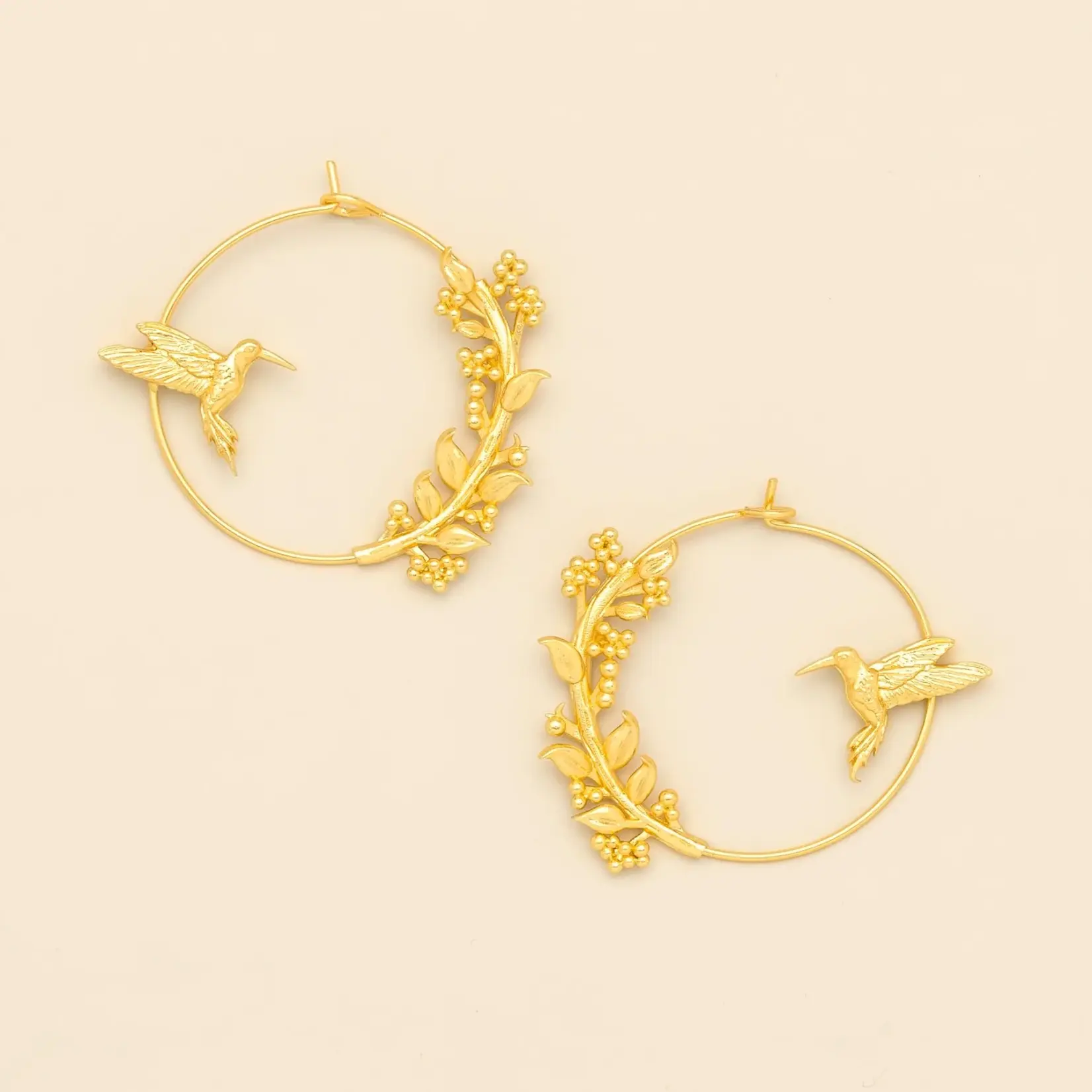 Scout Jewerly Refined Icon Earring Hummingbird Hoop/Gold