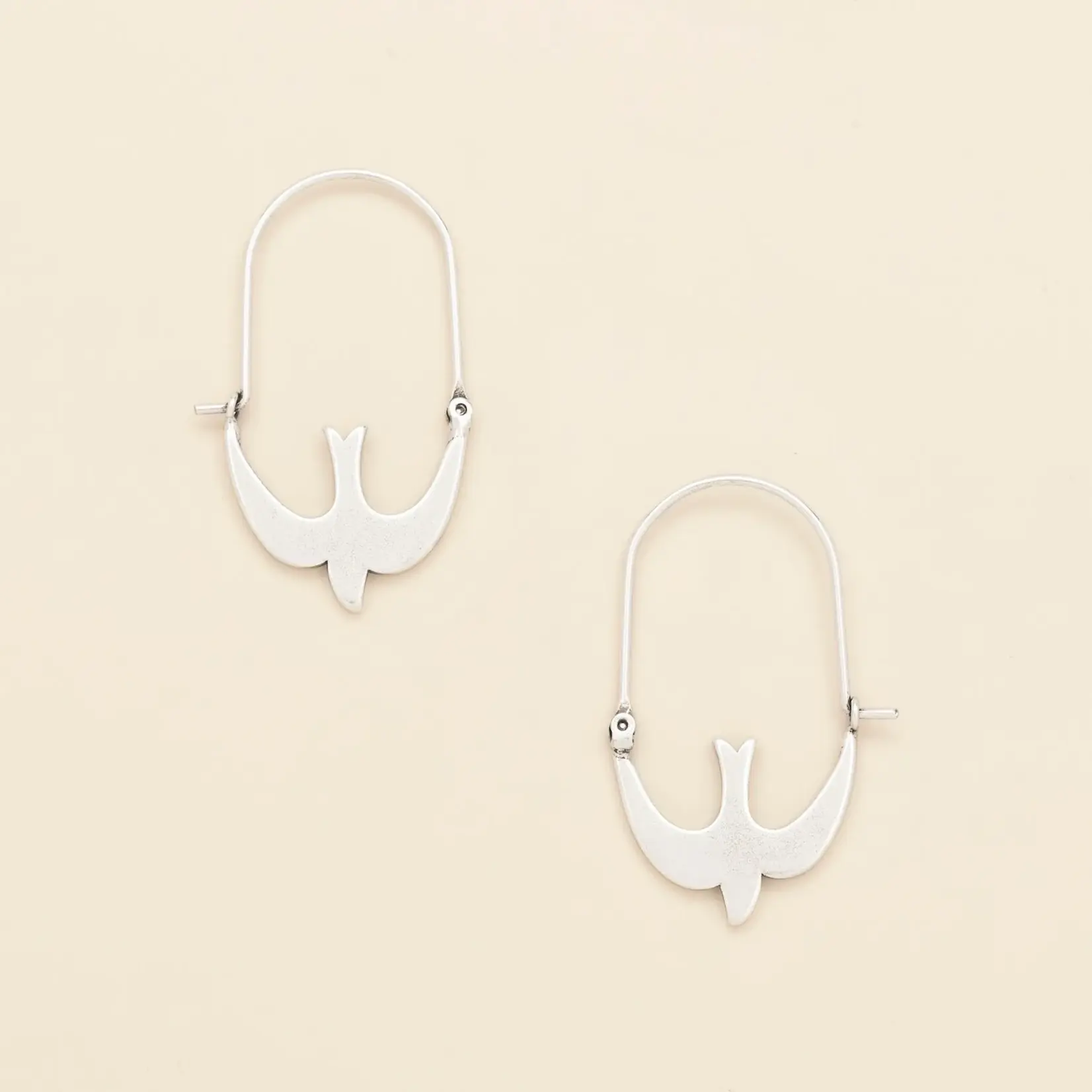 Scout Jewerly Refined Icon Earring Swallow Hoop/Silver
