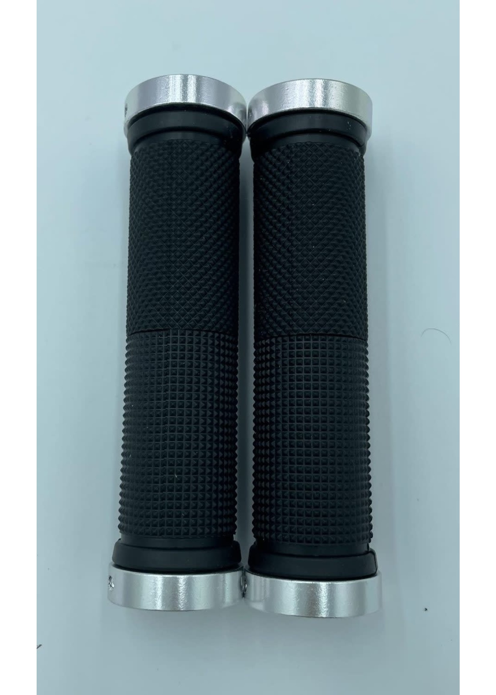 Poignée Vader 130mm kraton noir avec 2 coté lock-on en alliage argent