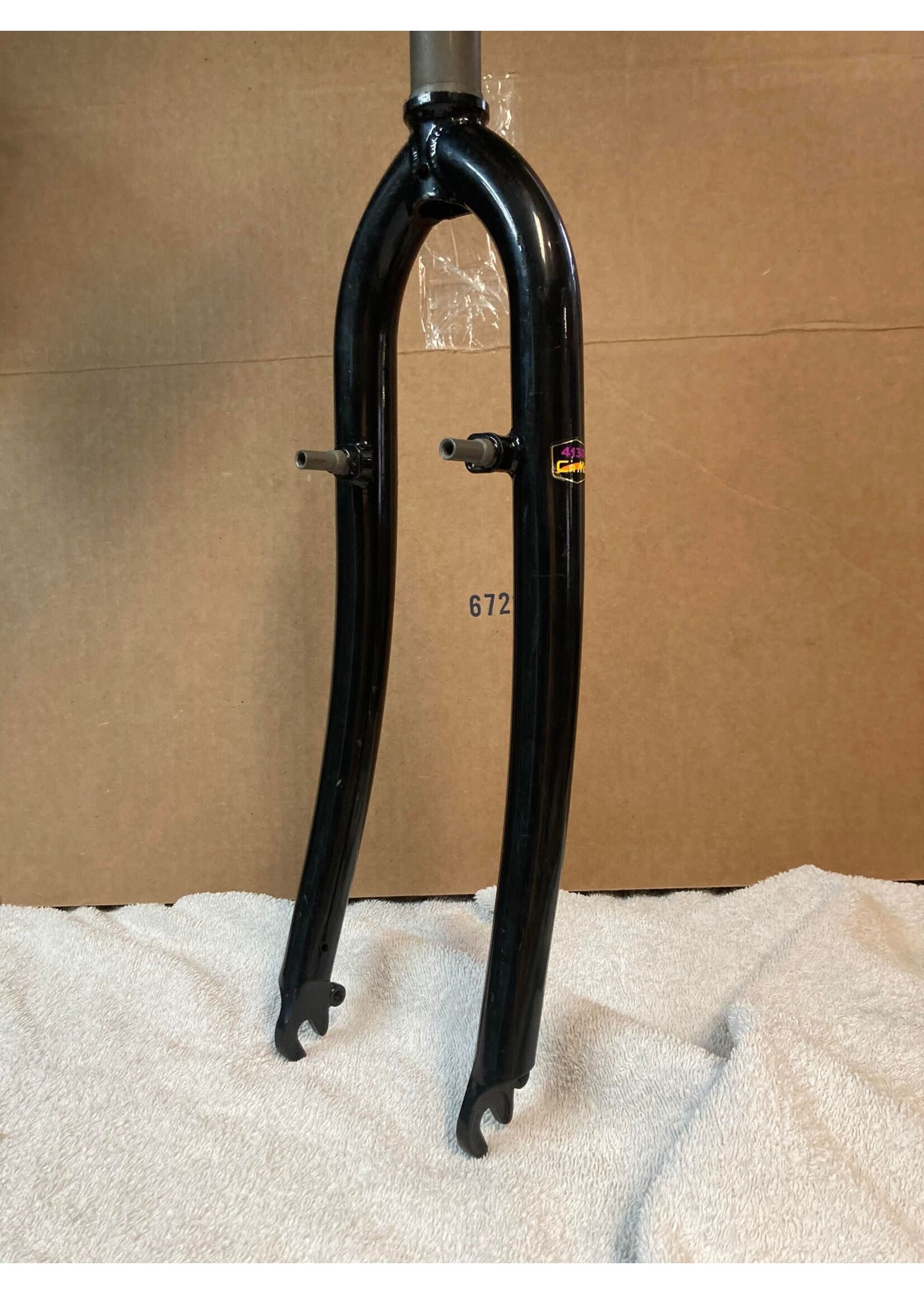 Fourche 26"  Acier (Cr-mo), 1-1/8'' filetée, Colonne : 19 cm, pivots,  Q./R., noire (usagée)