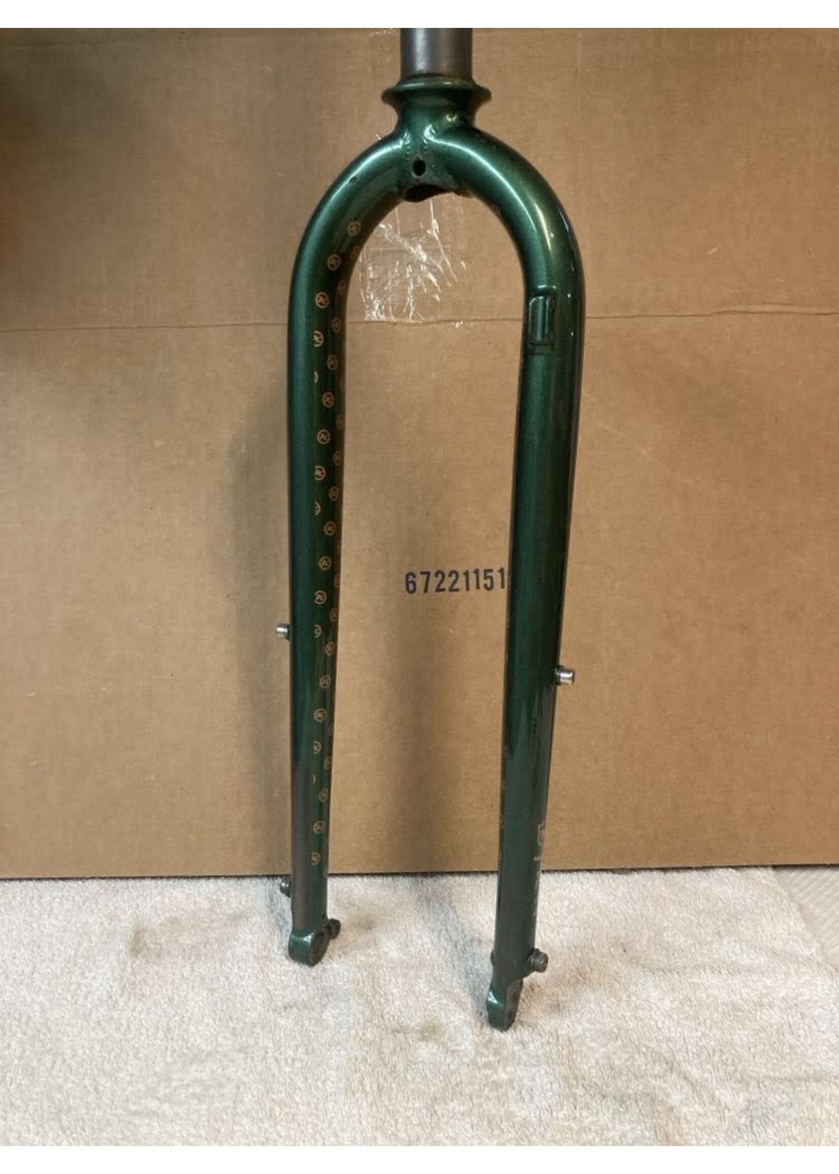 Fourche KONA P2, 650b, 1 1-8'' non-filetée, Colonne : 25,5 cm, disque,  Thru Axle, vert forêt (usagée)