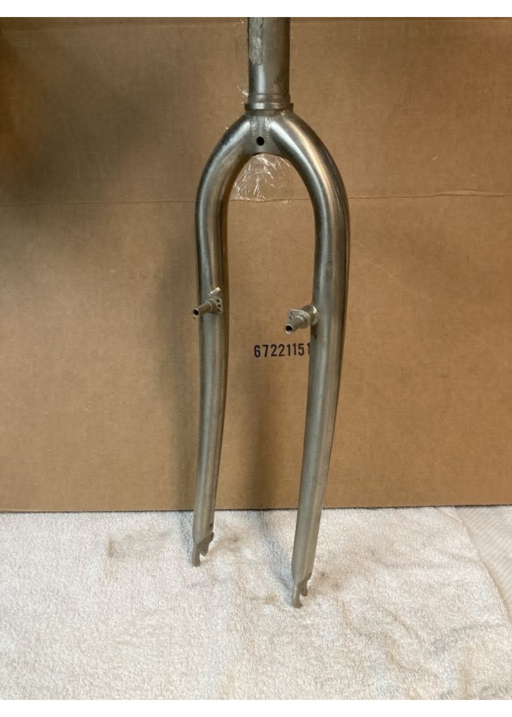 Fourche 26", 1 1-8'' filetée, Colonne : 17 cm, pivots,  Q./R., argent (usagée)