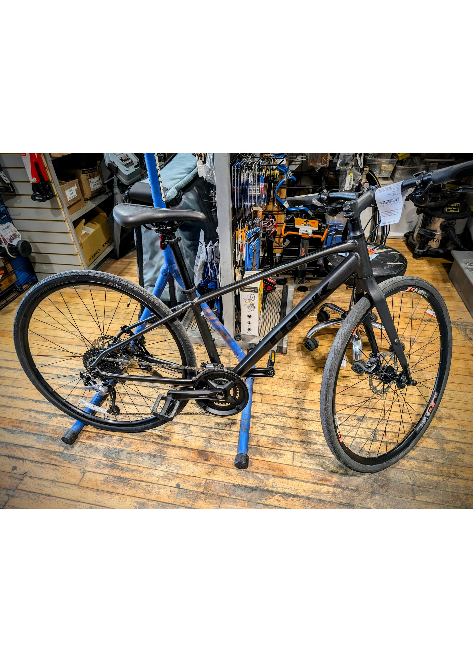 Gros Vélo Vélo Usagé Trek FX 3 2022, Petit, Noir
