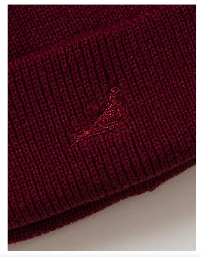 STAPLE BURGUNDY PIGEON BEANIE