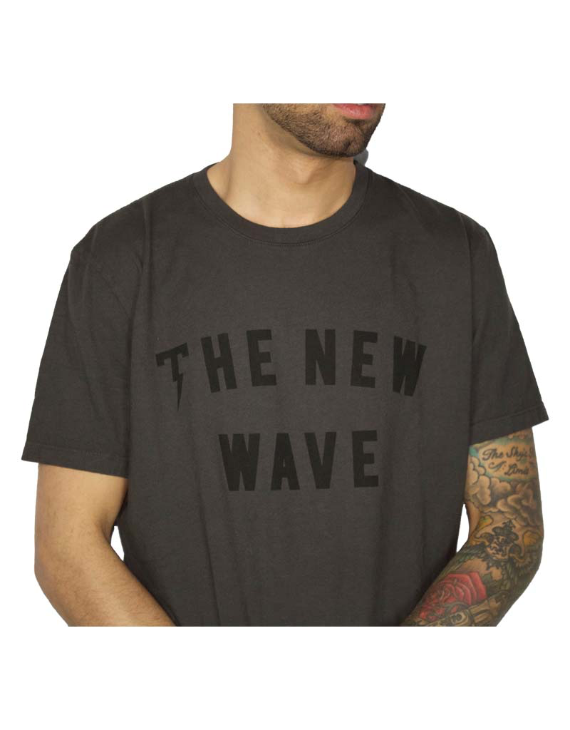 TACKMA BLACK NEW WAVE TEE