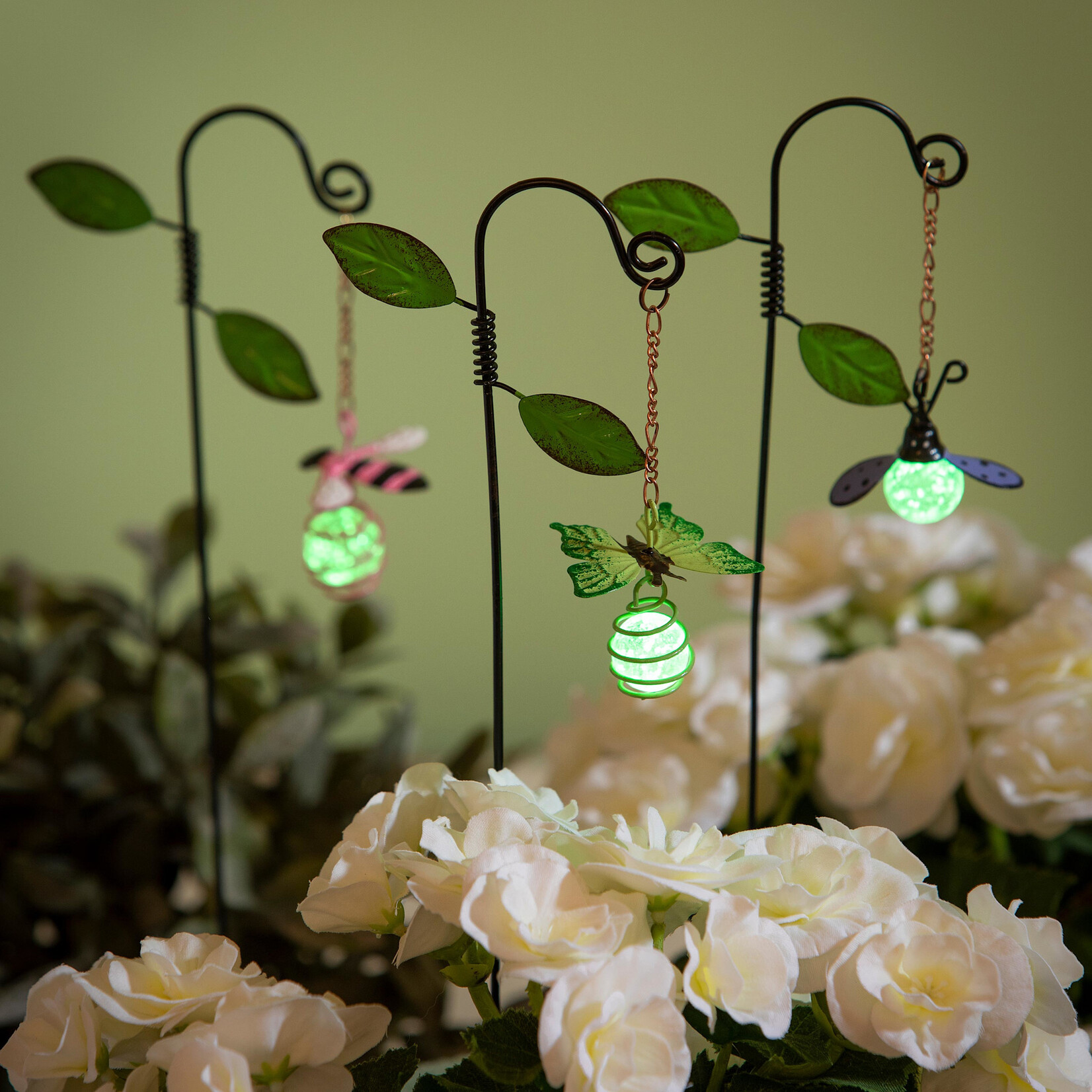 Evergreen Enterprises Glow in the Dark Garden Friends - Assorted Styles