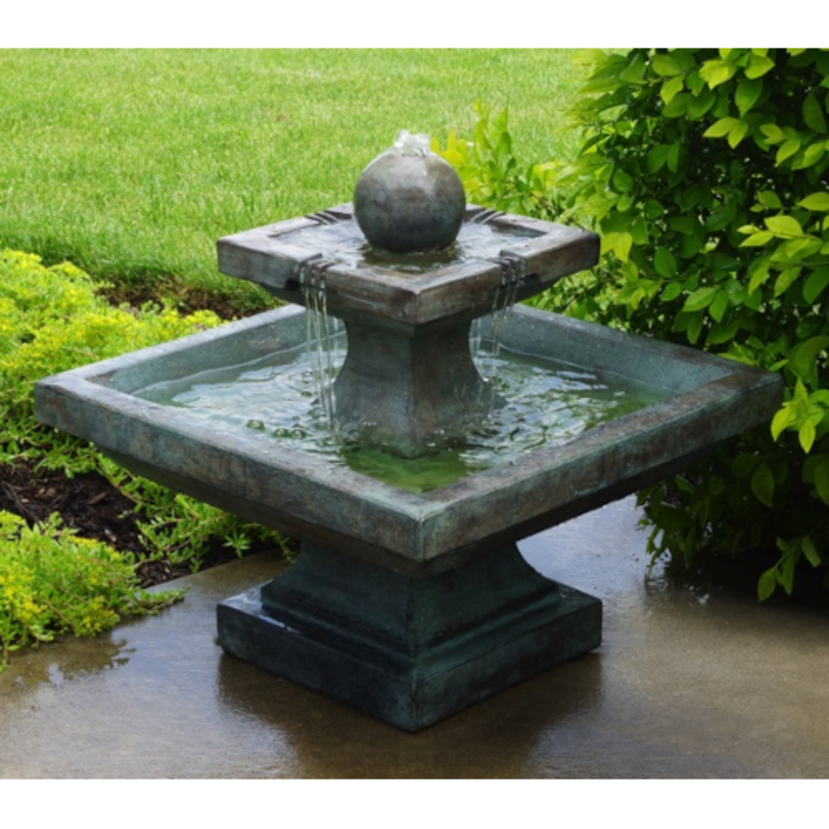 Equinox Fountain w/ Plume Light