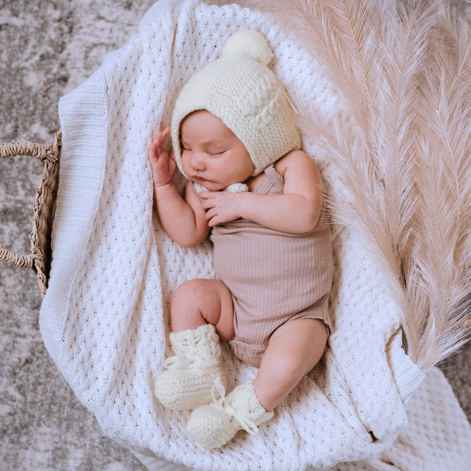 Snuggle Hunny Diamond Knit Baby Blanket White