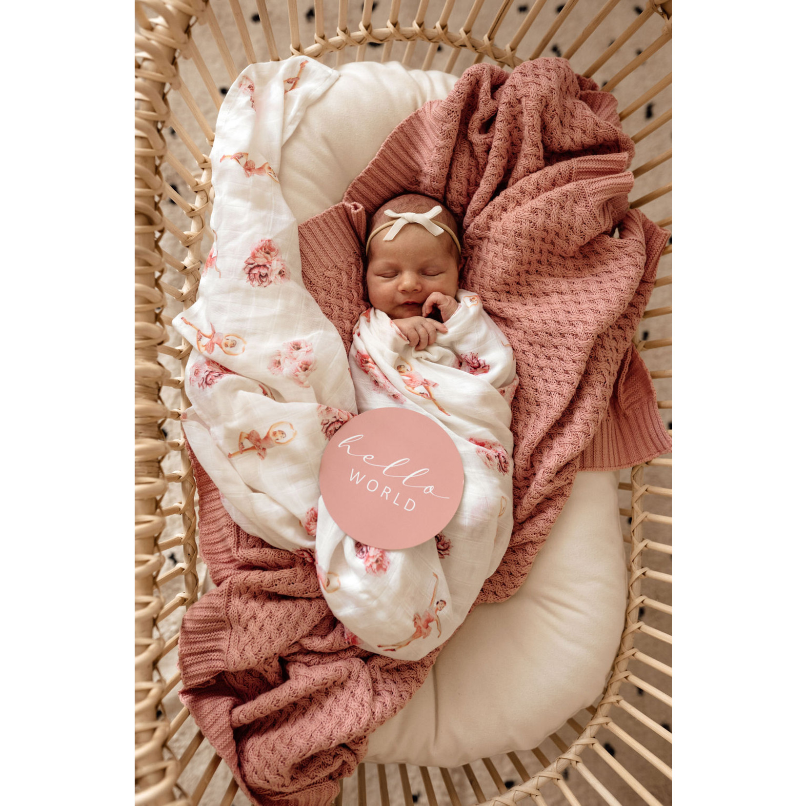 Snuggle Hunny Diamond Knit Baby Blanket Rosa