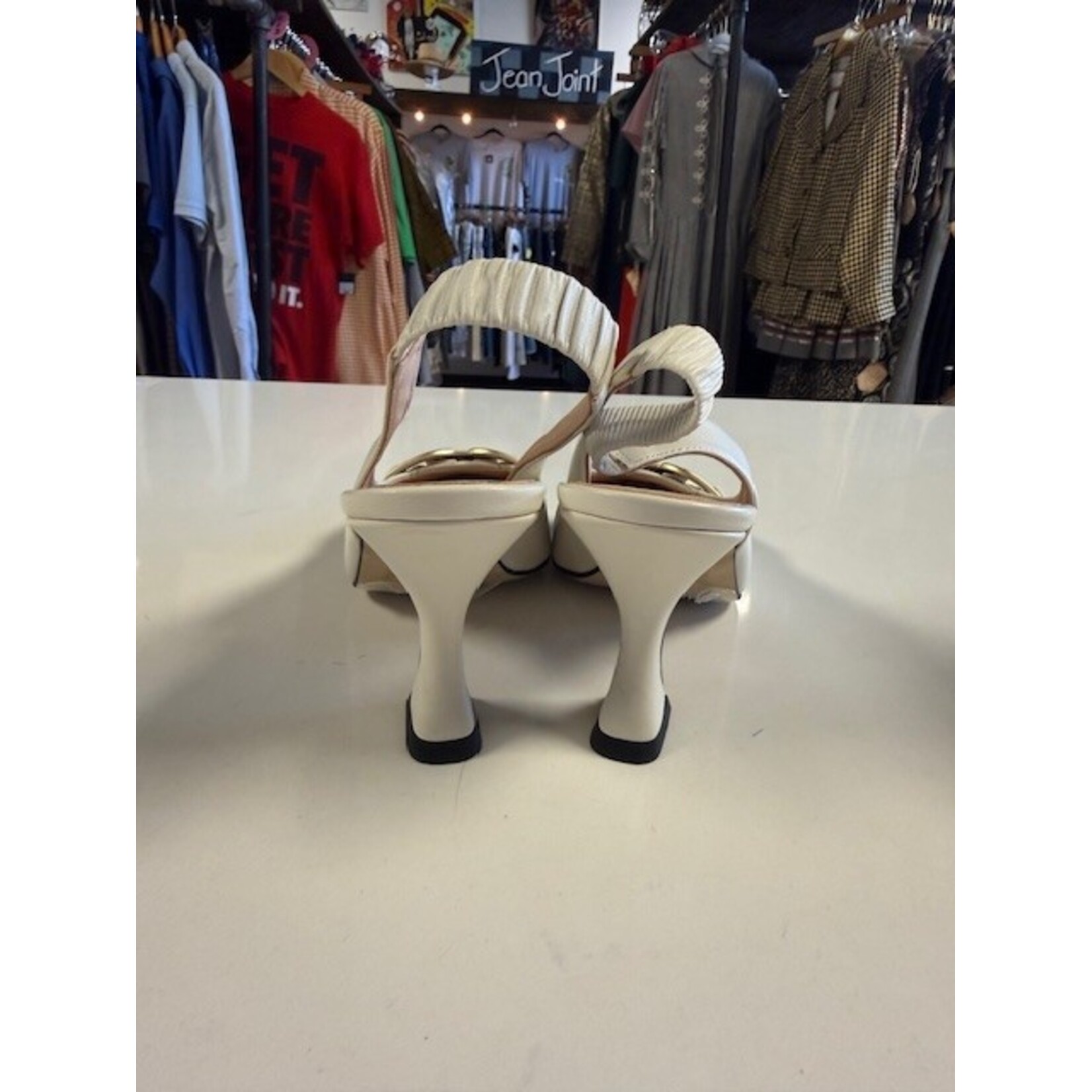 Pedro Anton, Cream, Slingbacks, MSRP $260, W 8