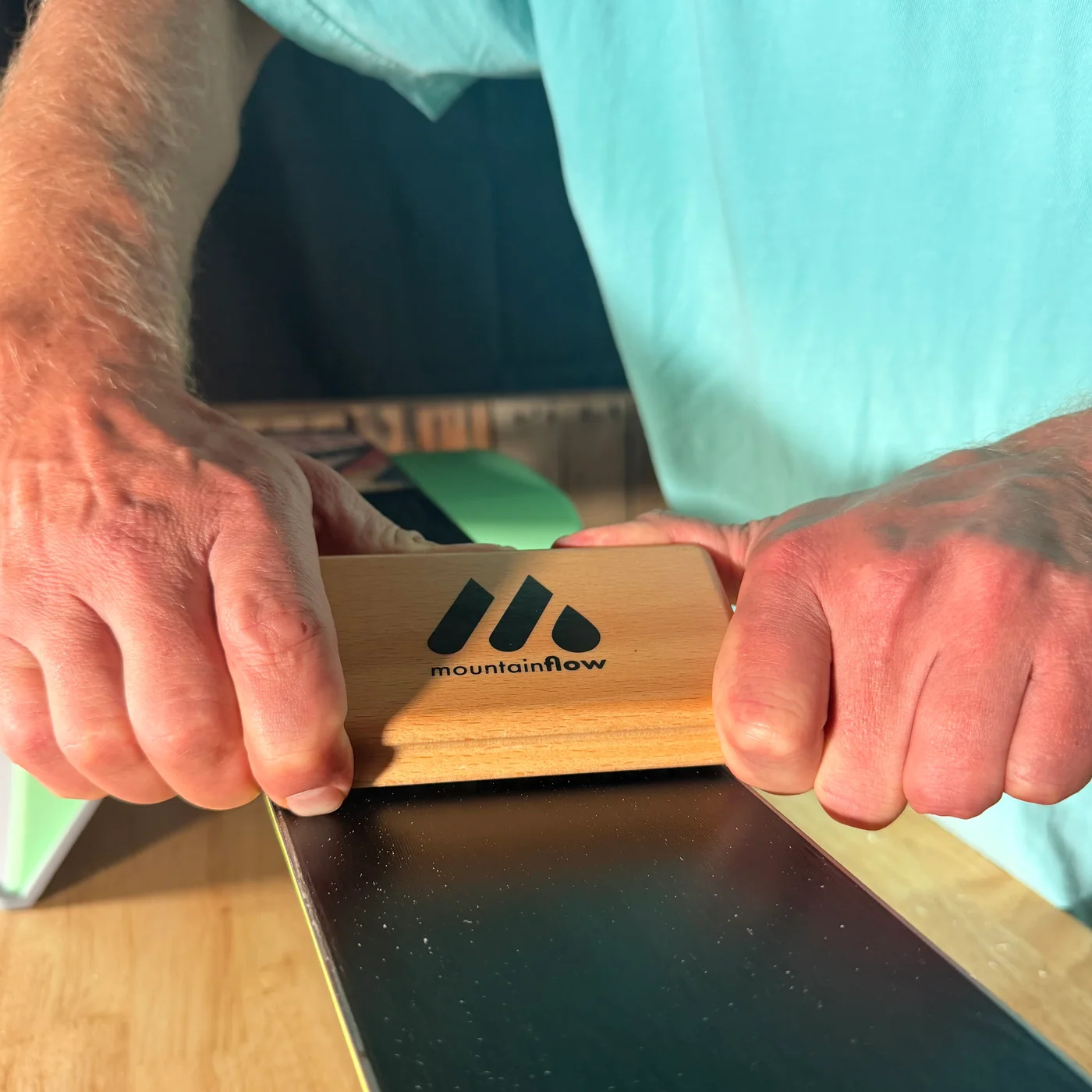 Mountain Flow Mountain Flow Wax Brush - Horse Hair