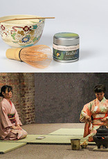 Service Japanese kimono and tea ceremony demonstration