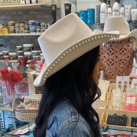 WHITE W/ PEARLS COWGIRL HAT
