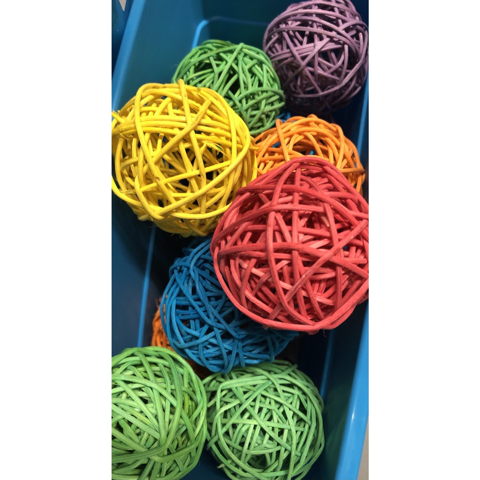 Chirp N Dales Colored Vine Ball 3"